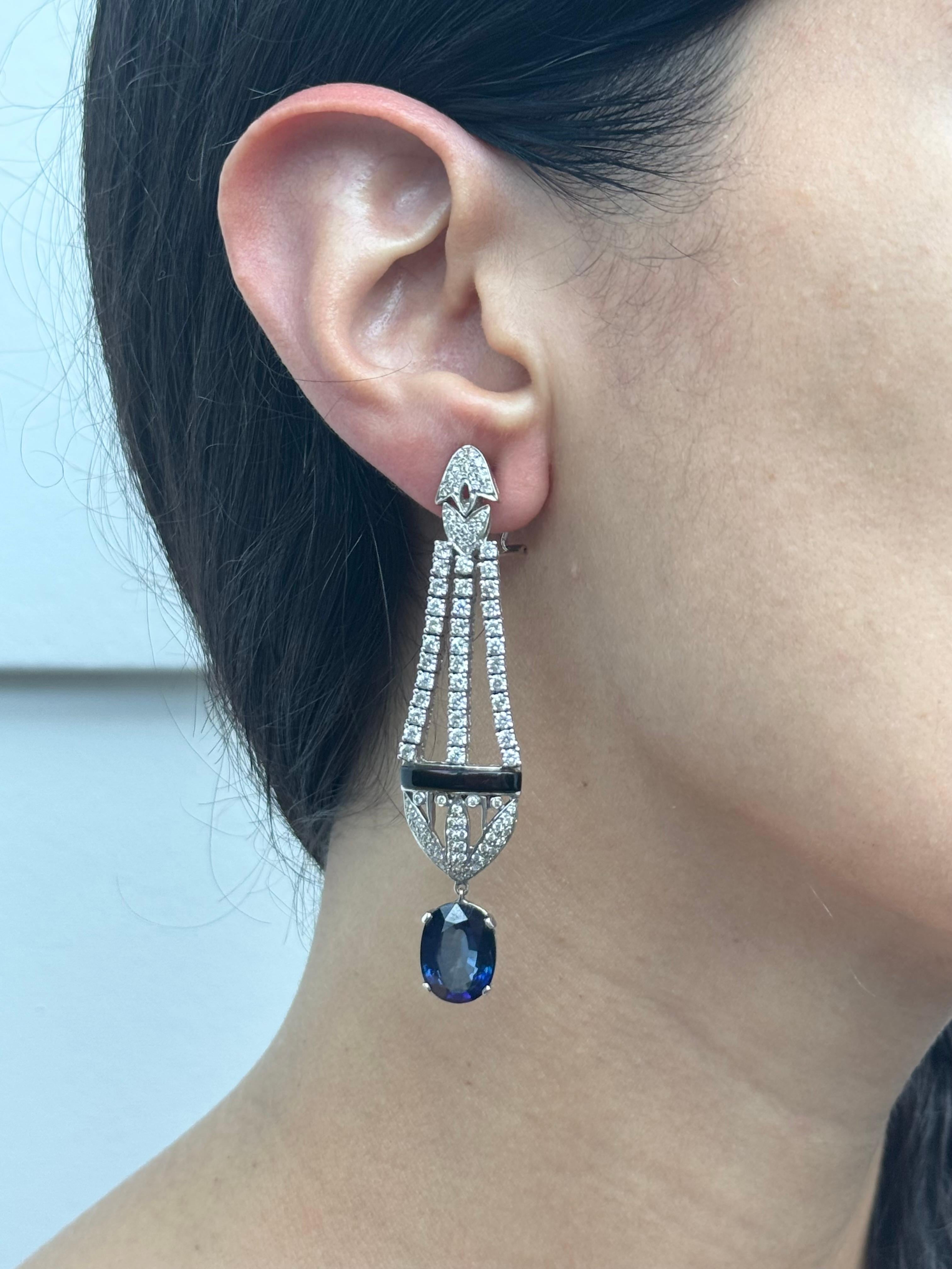 Orecchini a goccia in oro bianco 18K con zaffiro, diamante e onice in vendita 2