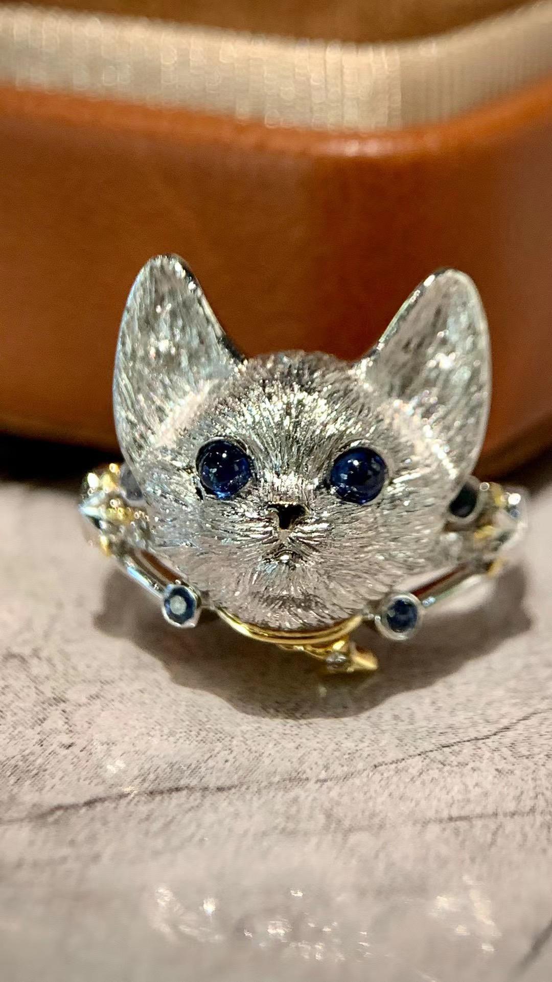18K White Gold Sapphire & Diamond 'Cat Collection’ Ring For Sale 4
