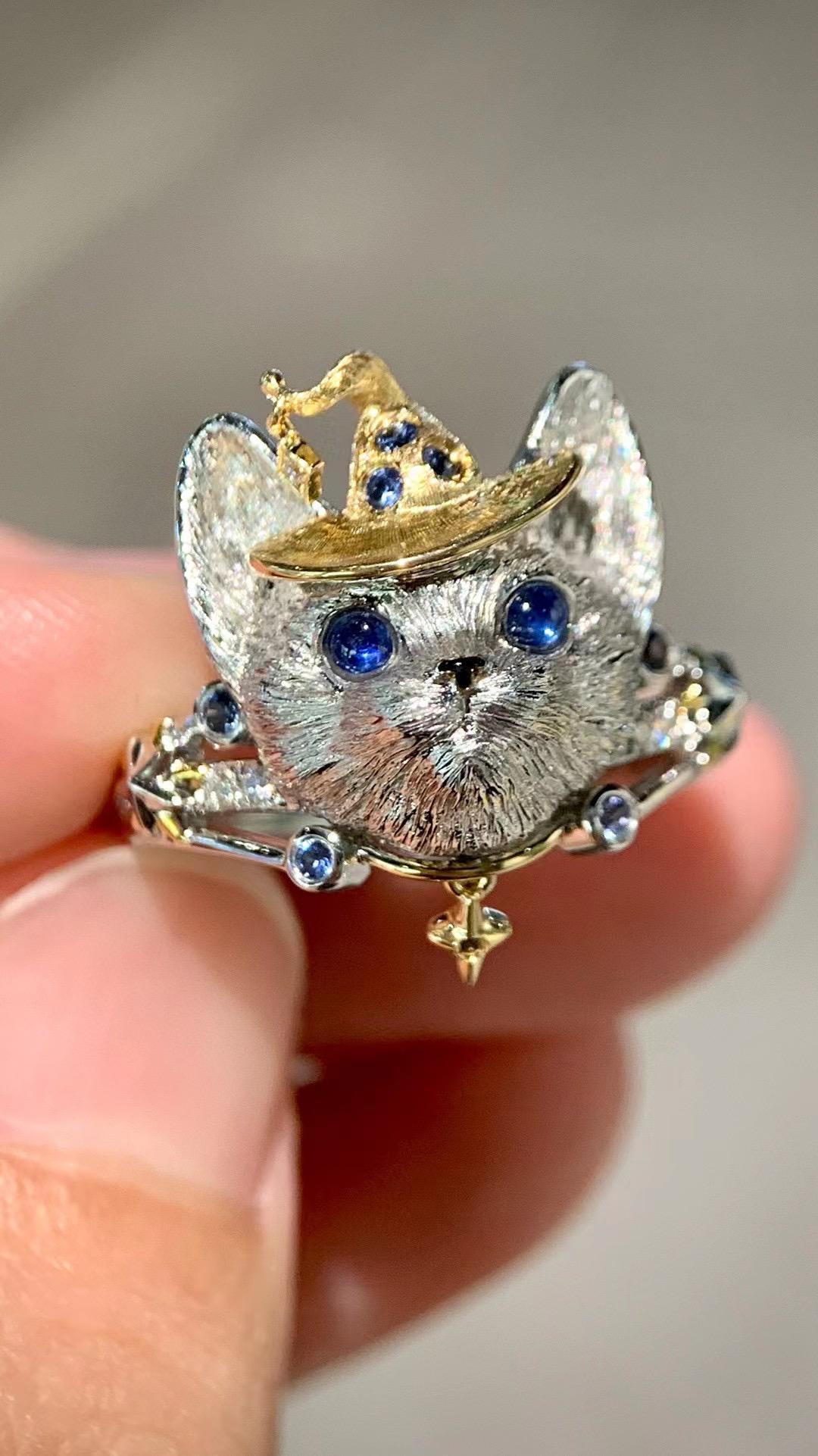 Round Cut 18K White Gold Sapphire & Diamond 'Cat' Collection Ring For Sale