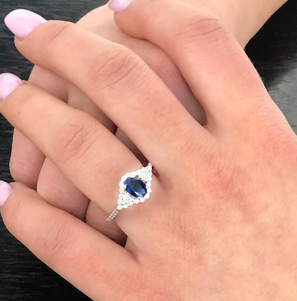 Contemporary Sapphire and Diamond Cocktail White Gold Ring Weighing 1.95 Carat