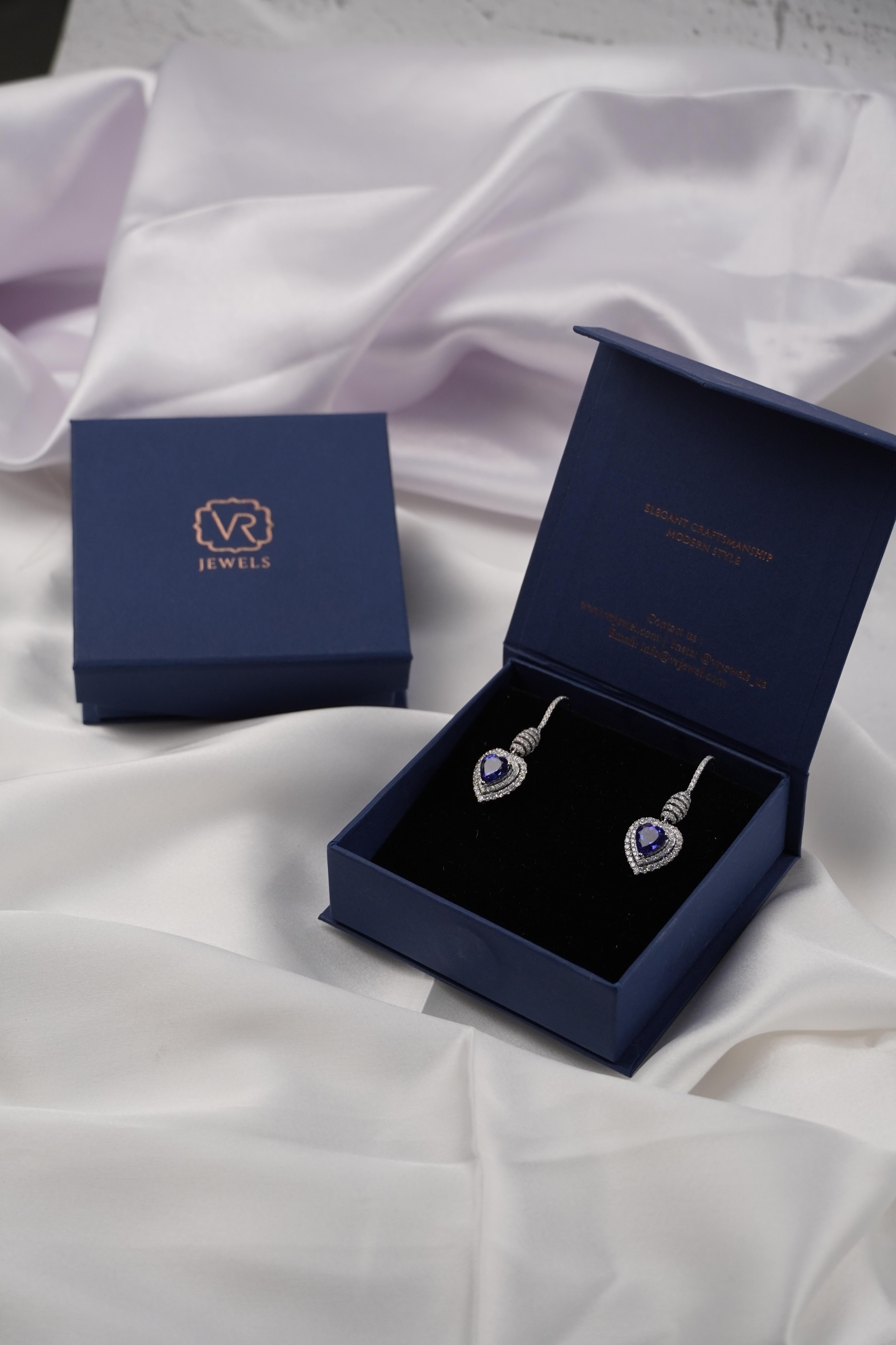 18kt Solid White Gold 11 ct Sapphire and Diamond Fine Earrings In New Condition For Sale In Houston, TX