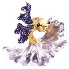 Spilla/pendente con zaffiro e diamante in oro bianco 18 carati