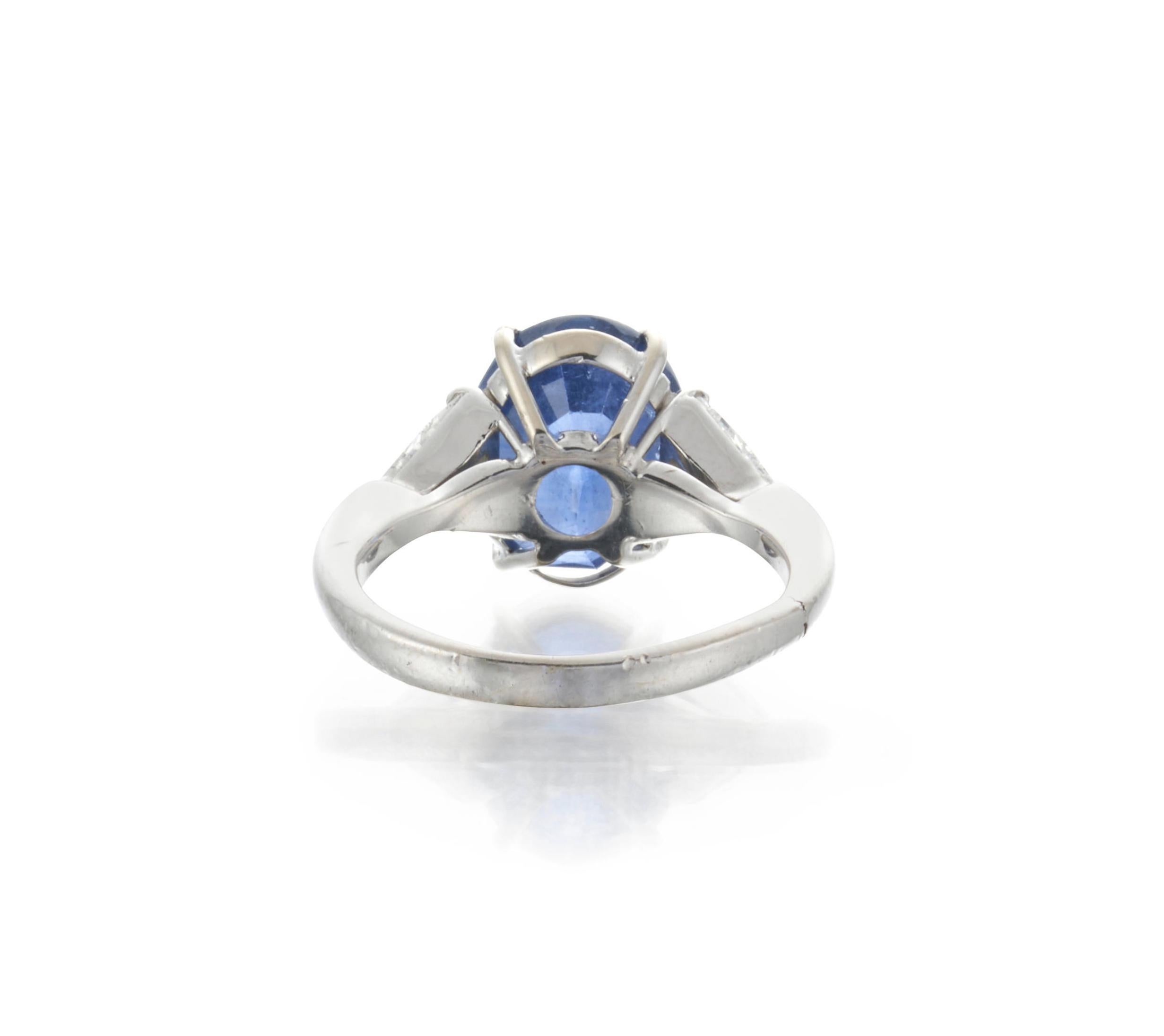 Oval Cut 18k White Gold Sapphire Diamond Ring For Sale