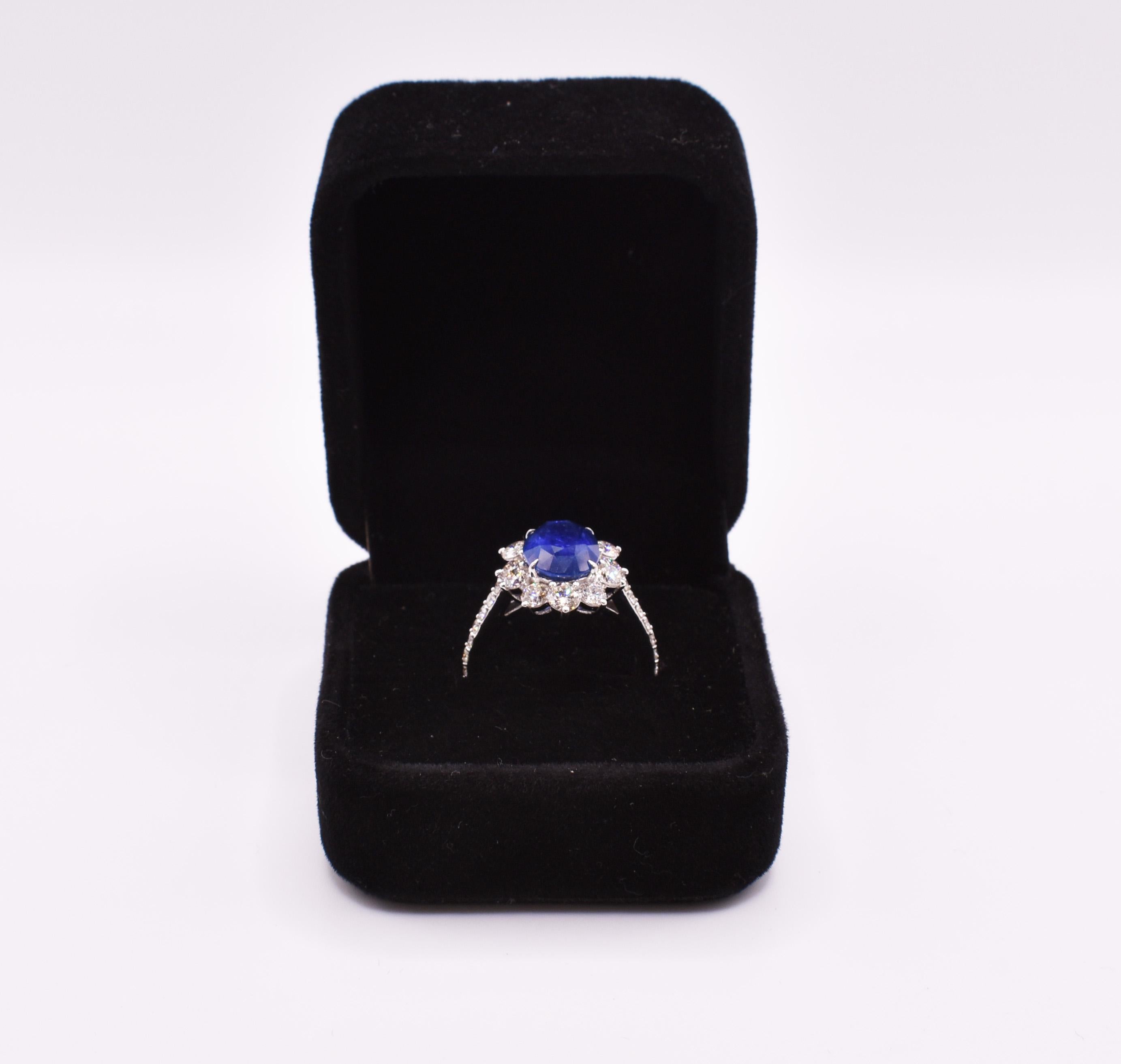 18K White Gold Sapphire & Diamond Ring For Sale 1