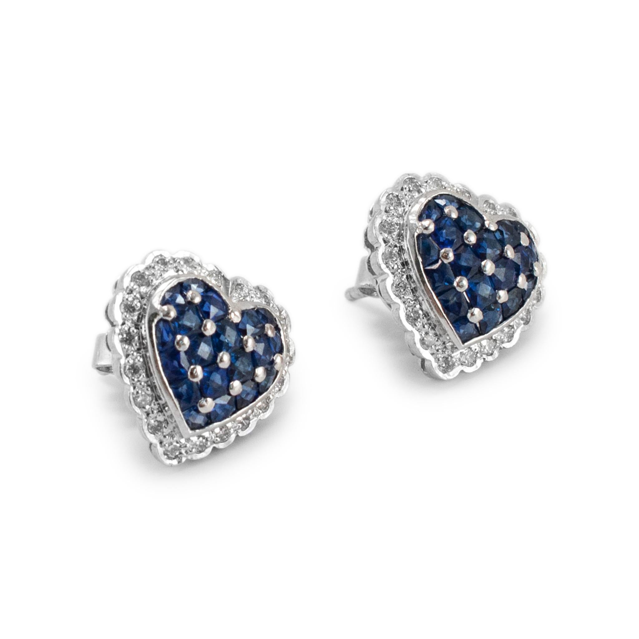 Orecchini a cuore con diamante e zaffiro aureolato in oro bianco 18 carati In condizioni ottime in vendita a Houston, TX
