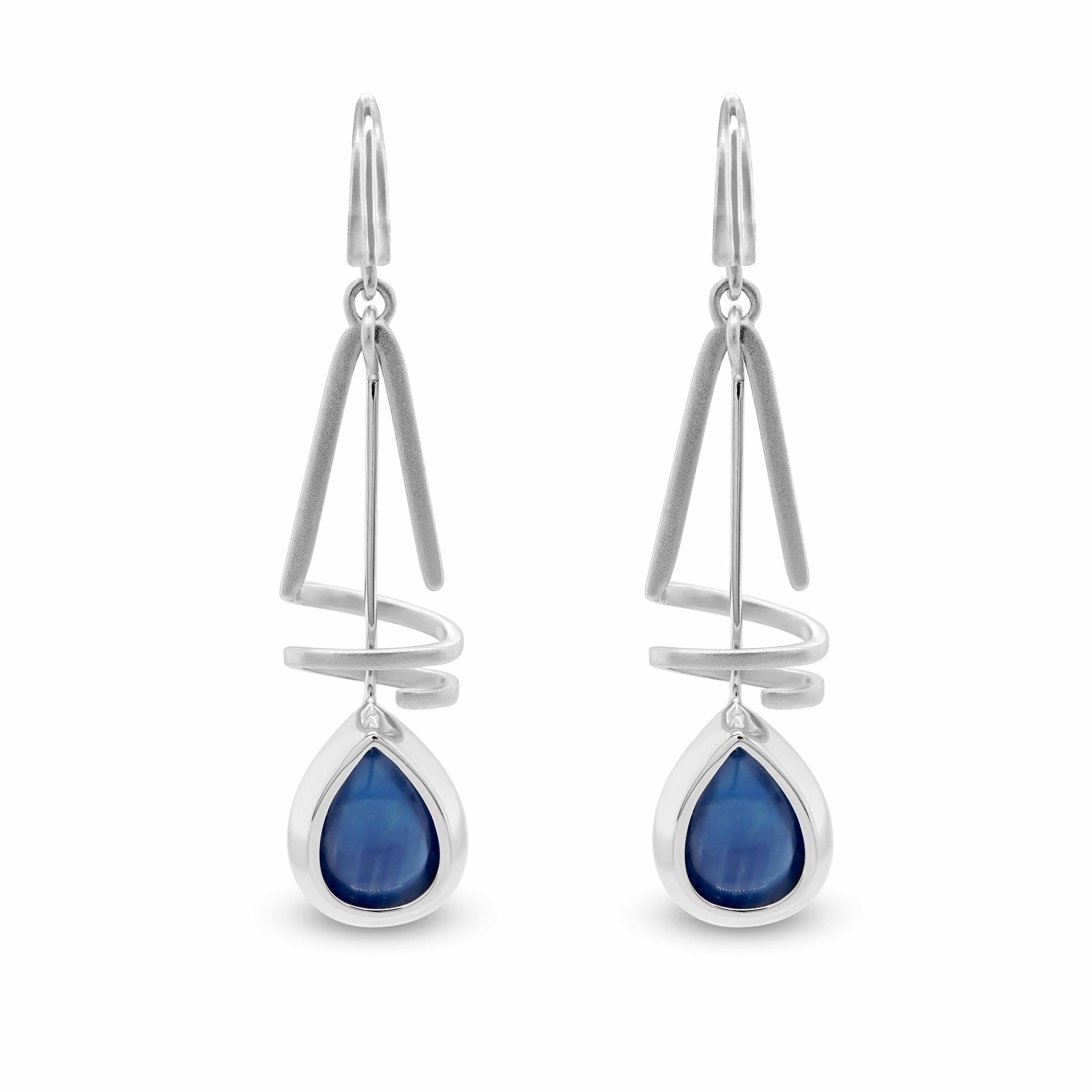 Cabochon 18k White Gold Sapphire Lanterns 6.74 Carat Intense Blue Sapphire Dangle Earring For Sale