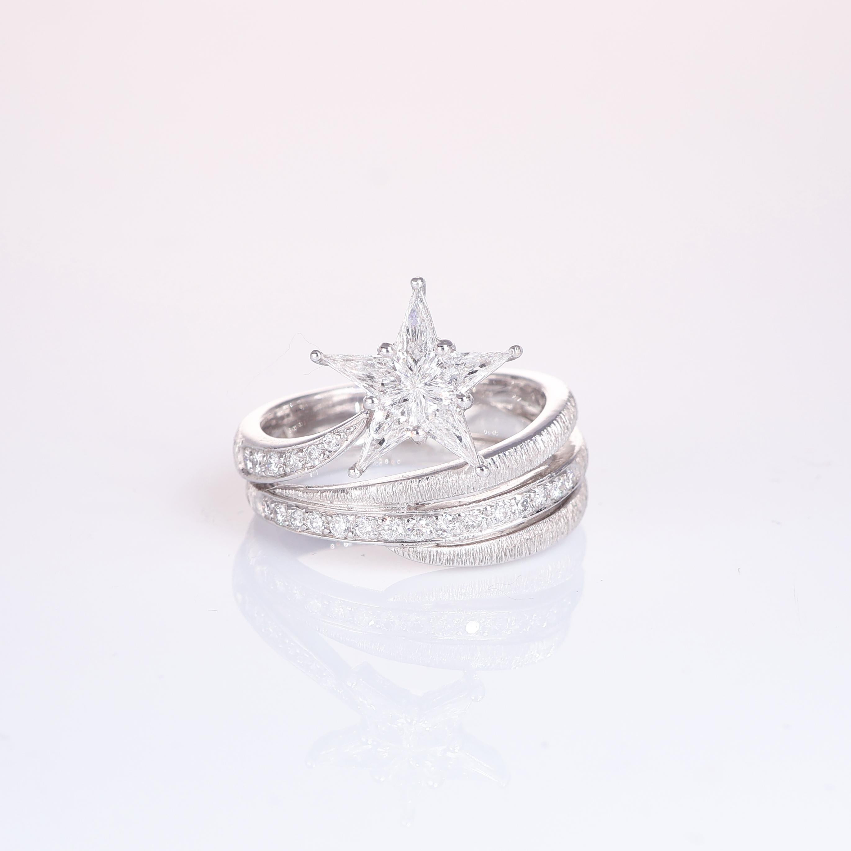 IMPORTANT NOTE:
✔ No additional costs will be added to this order.
✔ Shipping and customs duties are fully covered by us.
--------------------
Crafted in 18K white gold with a luxurious satin finish, this solitaire ring features an elegant shooting