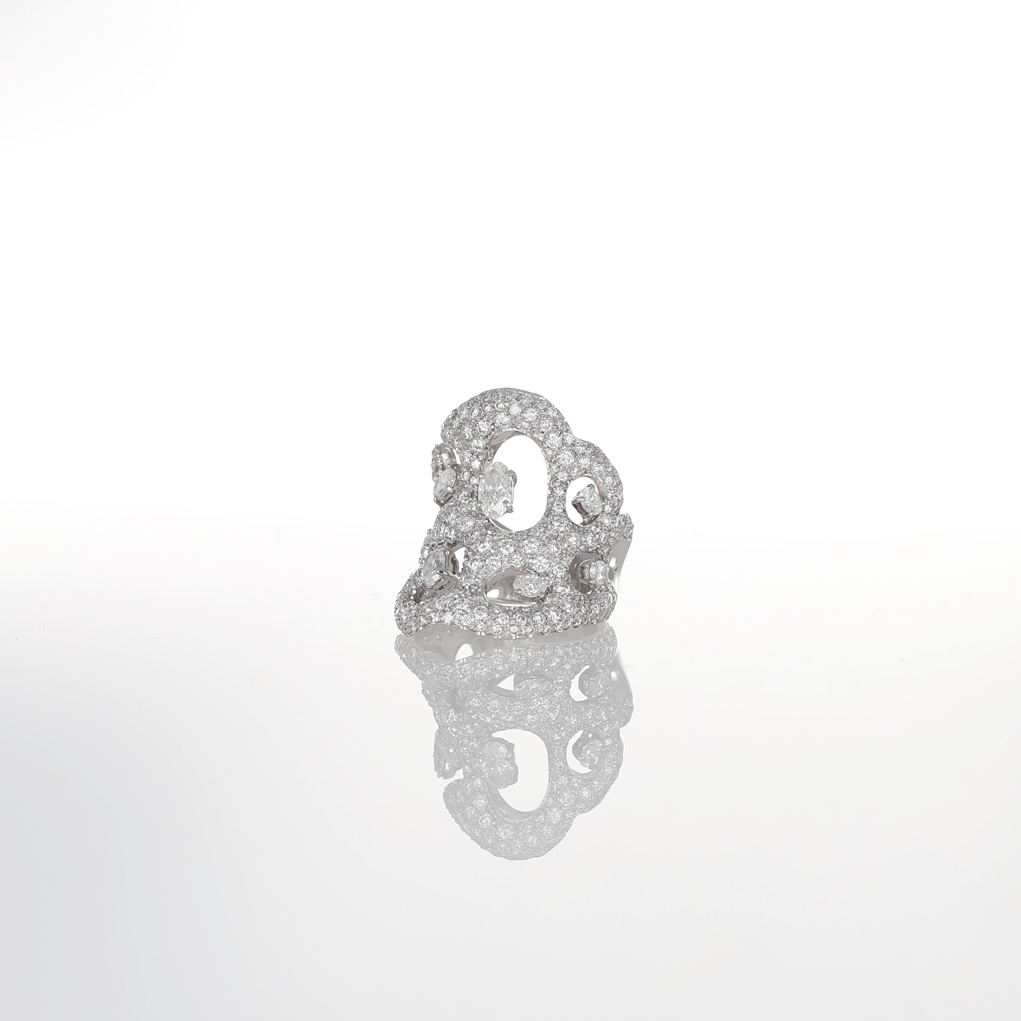 18K White Gold Sculptural Diamond Ring For Sale 13