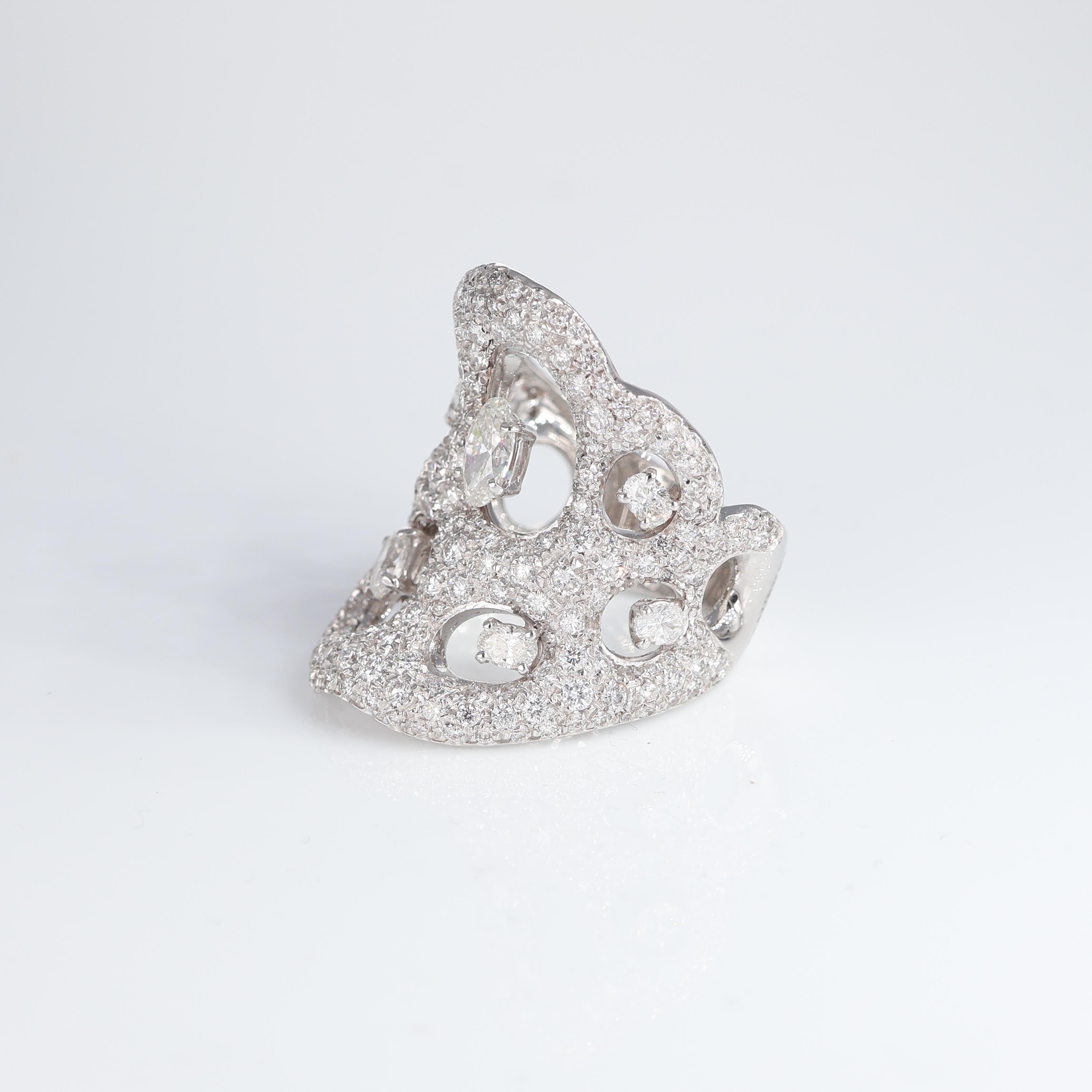 Brilliant Cut 18K White Gold Sculptural Diamond Ring For Sale