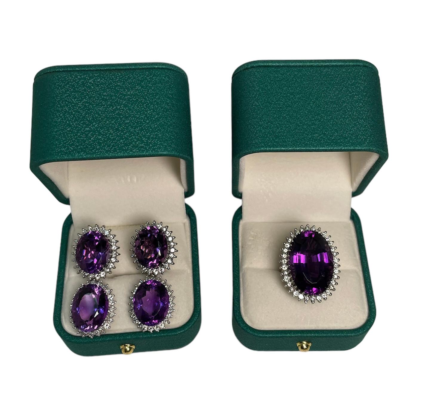 18k White Gold Set of Oval Amethyst with Halo Diamonds Dangle Earrings and Ring In Good Condition For Sale In Guaynabo, PR