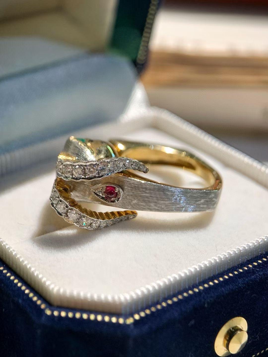 Women's or Men's 18K White Gold Sheep Head Gold Graving Ring with Diamonds For Sale