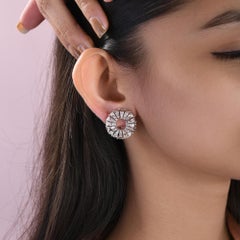 Orecchini a perno con diamanti SI/H Pave in oro bianco 18 carati, a forma di cono scanalato, con chiusura a clip