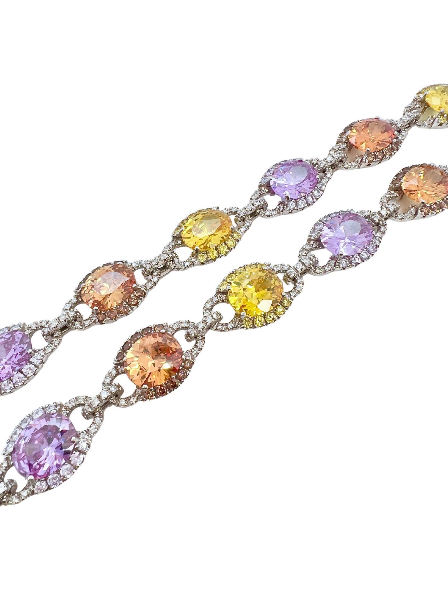 18k Weißgold, simulierter Stein und Diamant-Anhänger-Halskette im Zustand „Hervorragend“ im Angebot in New York, NY