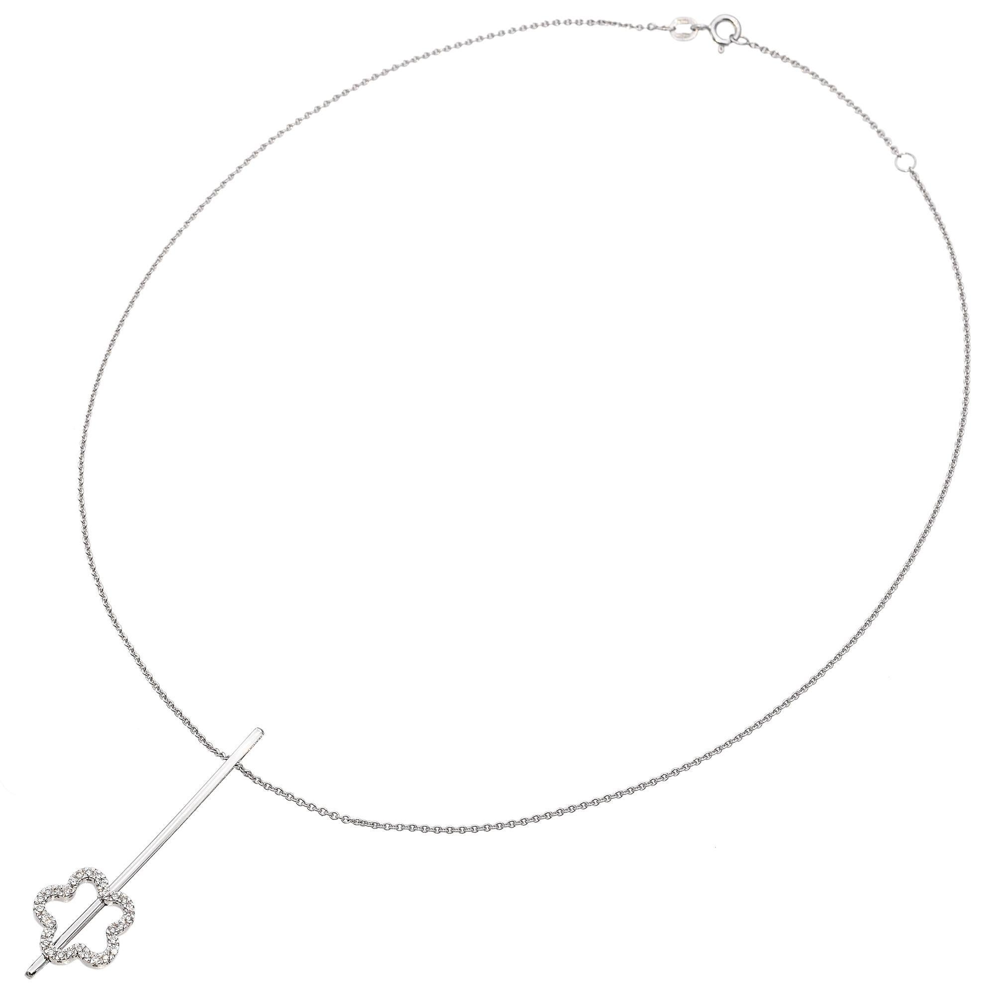Collier fleur en or blanc 18k avec pendentif Slide en diamant Bon état - En vente à New York, NY