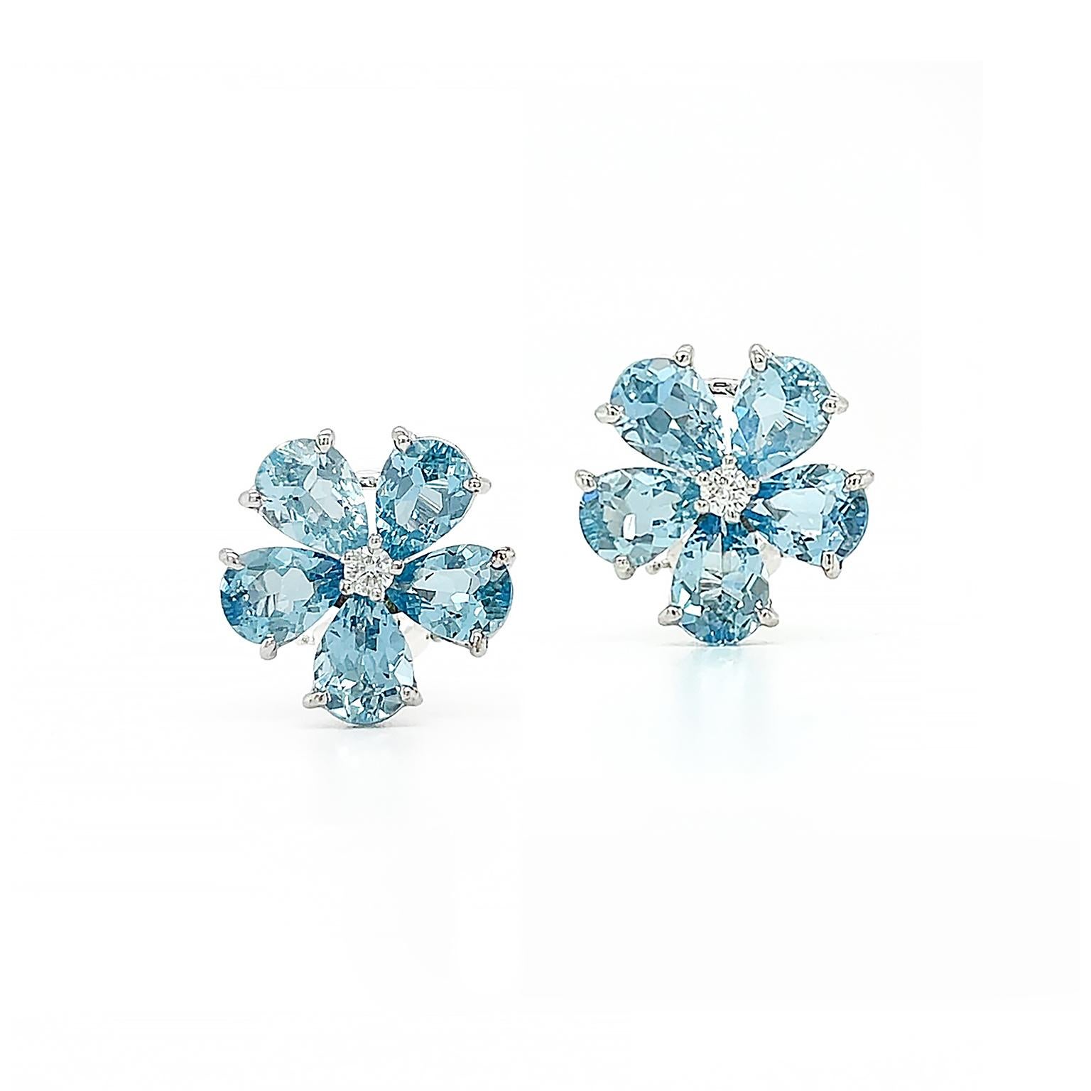 18K White Gold Small Cluster Aquamarine and Diamond Earrings In New Condition For Sale In New York, NY