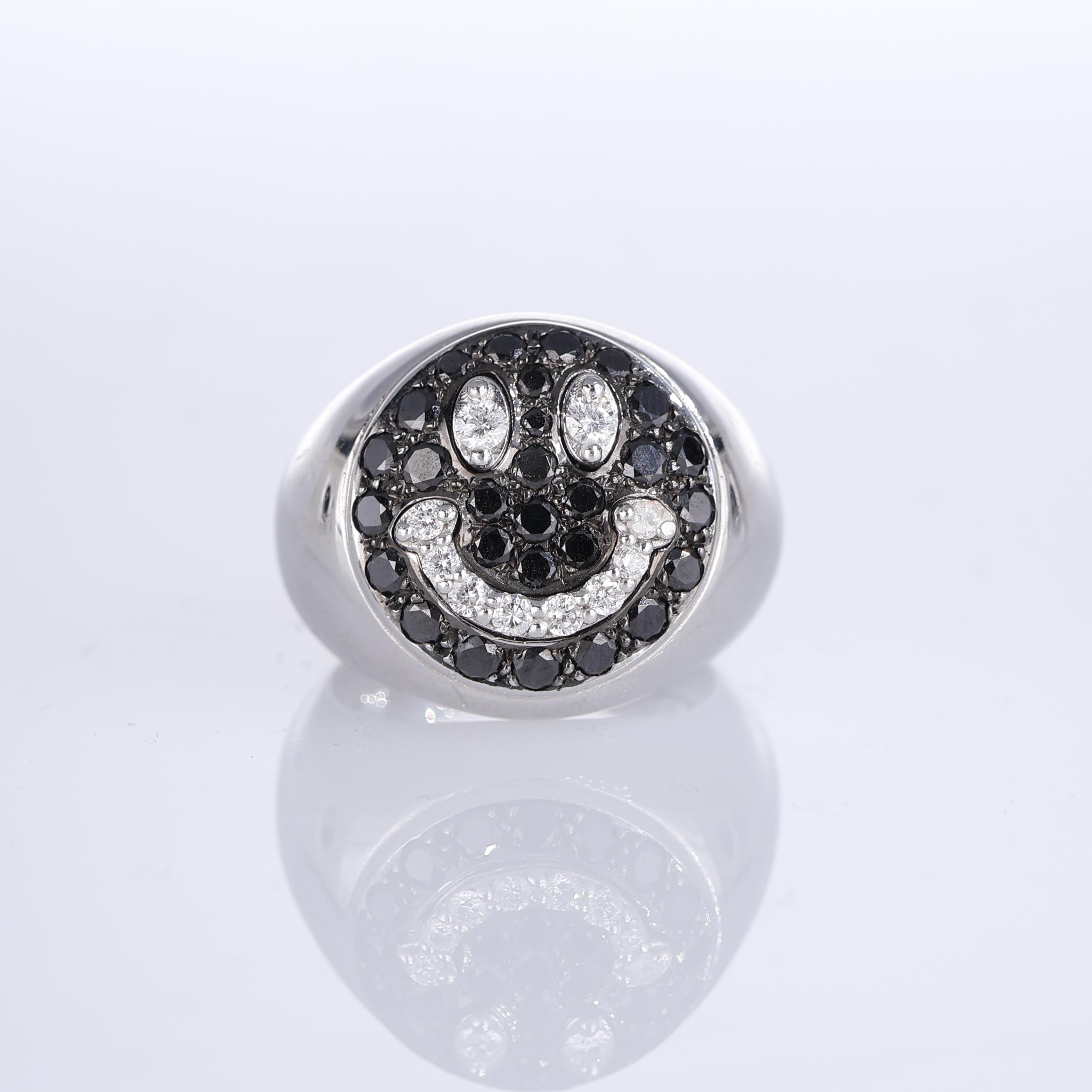 IMPORTANT NOTE:
✔ No additional costs will be added to this order.
✔ Shipping and customs duties are fully covered by us.
--------------------
A playful yet elegant 18K white gold ring featuring a smiley face design, brought to life with a pavé of