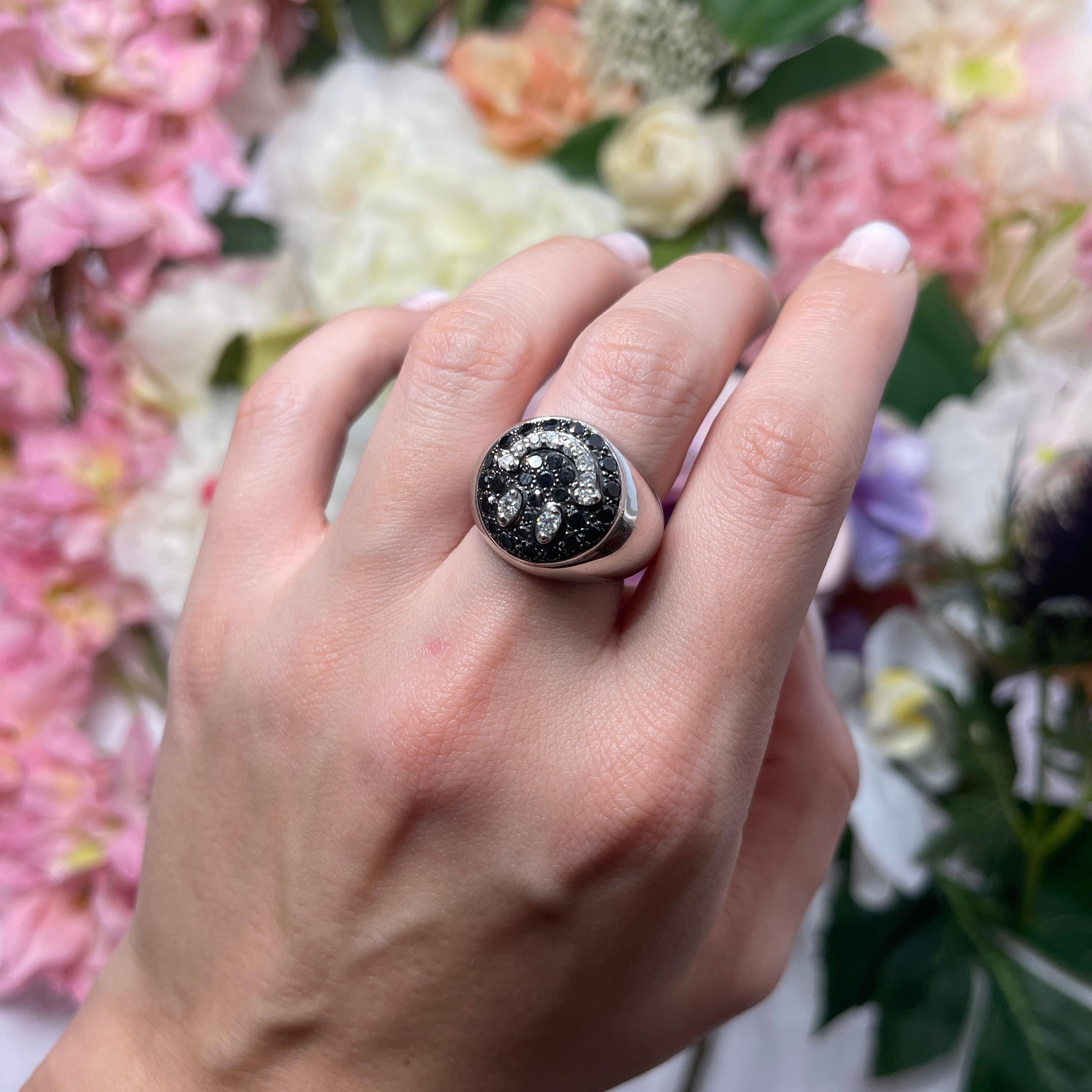 18K White Gold Smile Ring with Black and White Diamond Pavé For Sale 2