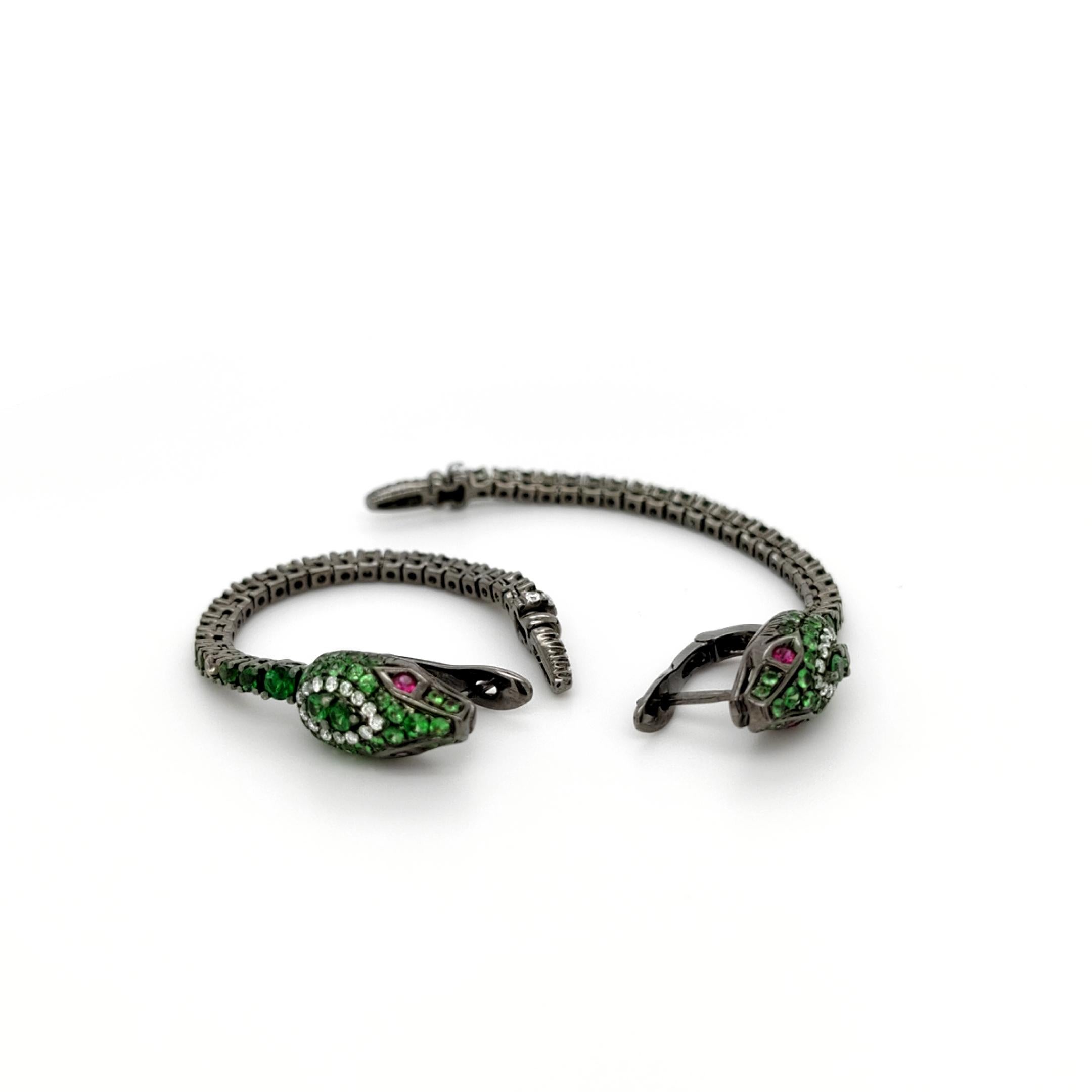 Modern 18K White Gold Snake Colored Diamonds & Green Garnet Dangle Drop Earrings For Sale