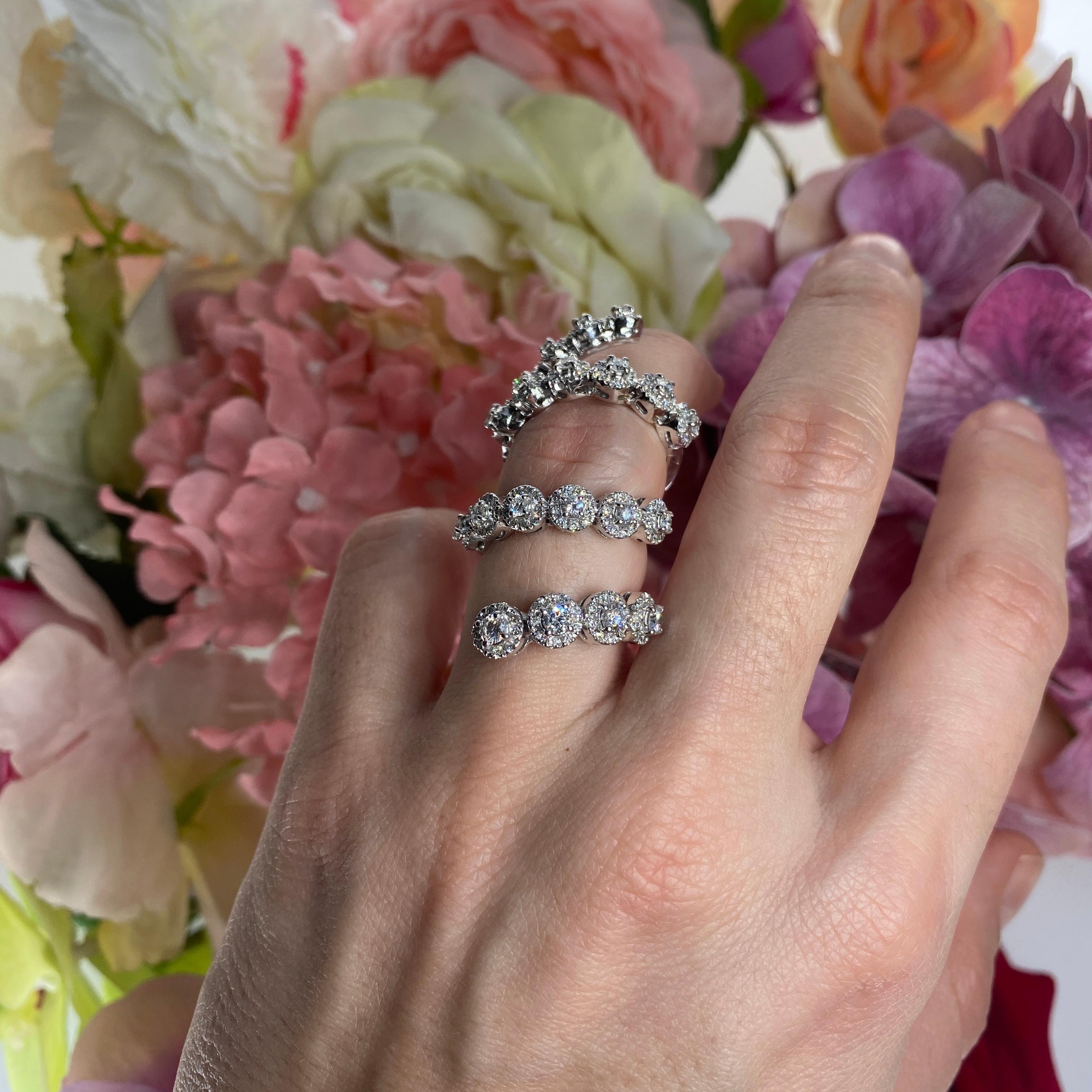 18K White Gold Snake Ring with Diamonds For Sale 4
