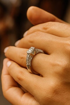18k White Gold Solitaire Ring .