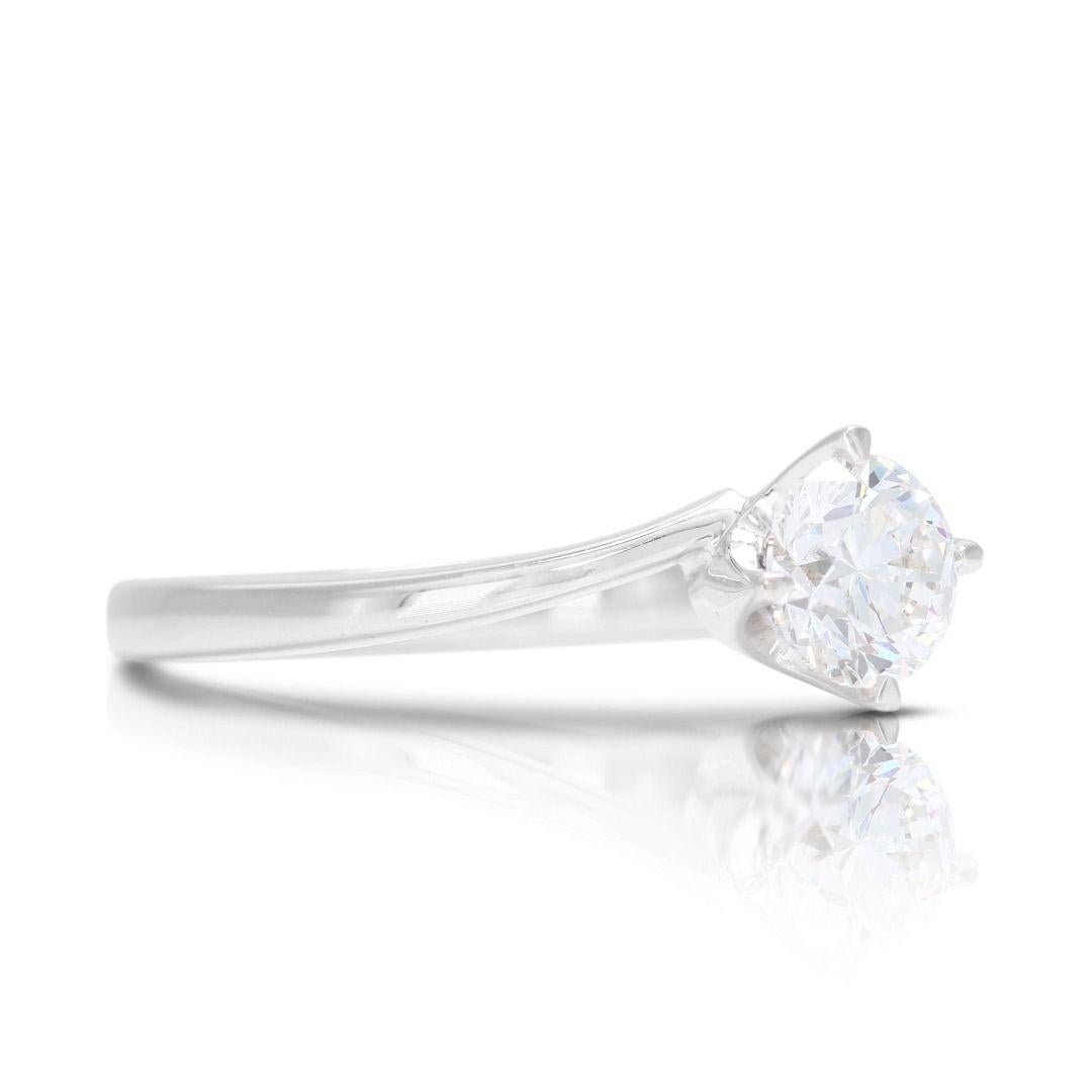 Round Cut 18K White Gold Solitaire Ring with 0.50ct Round Brilliant Natural Diamonds  For Sale