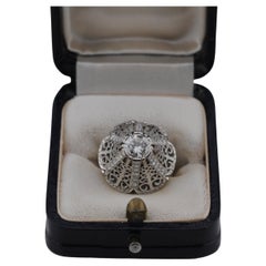 18K White Gold Solitaire Ring with 1ct Brilliant-Cut Diamond