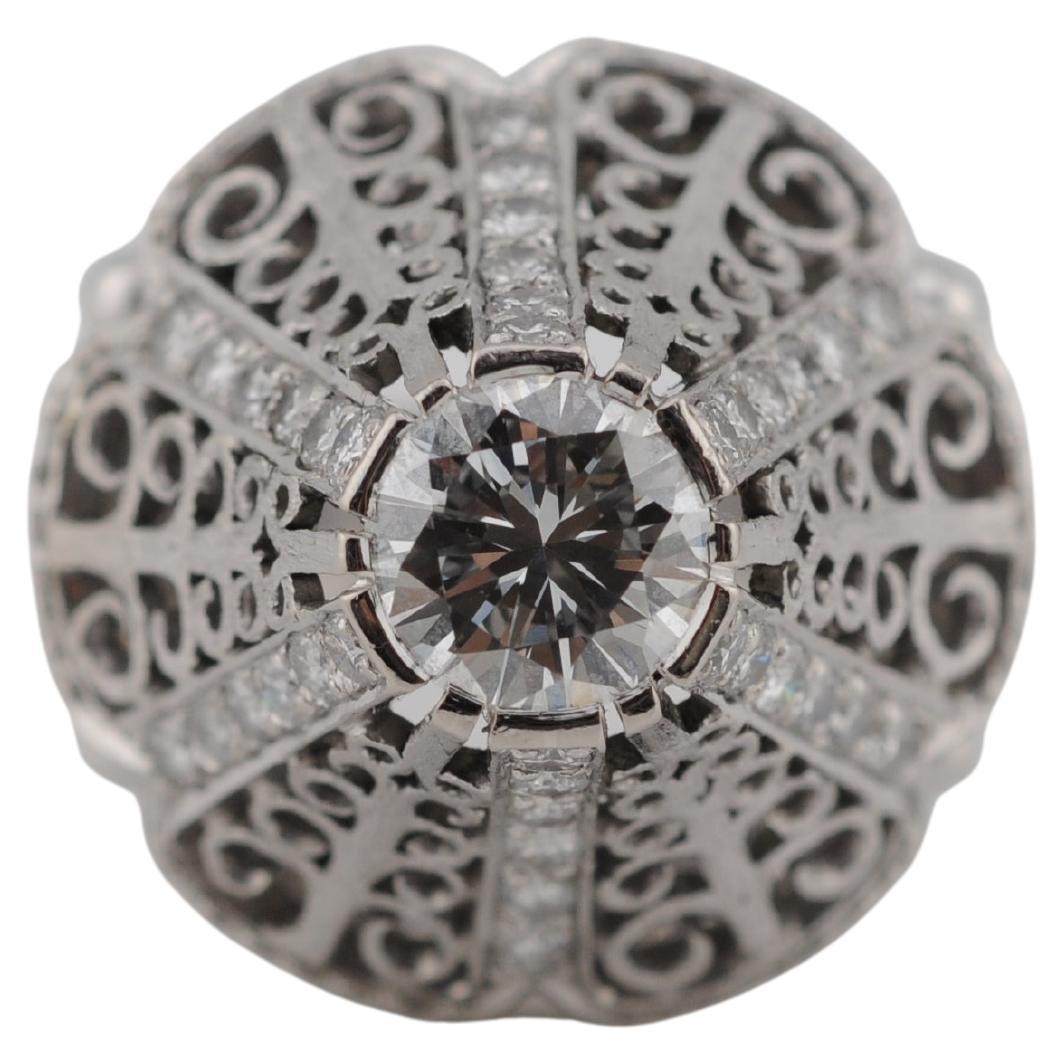 18 Karat Weißgold Solitär-Ring mit 1 Karat Diamant im Brillantschliff (Ästhetizismus) im Angebot