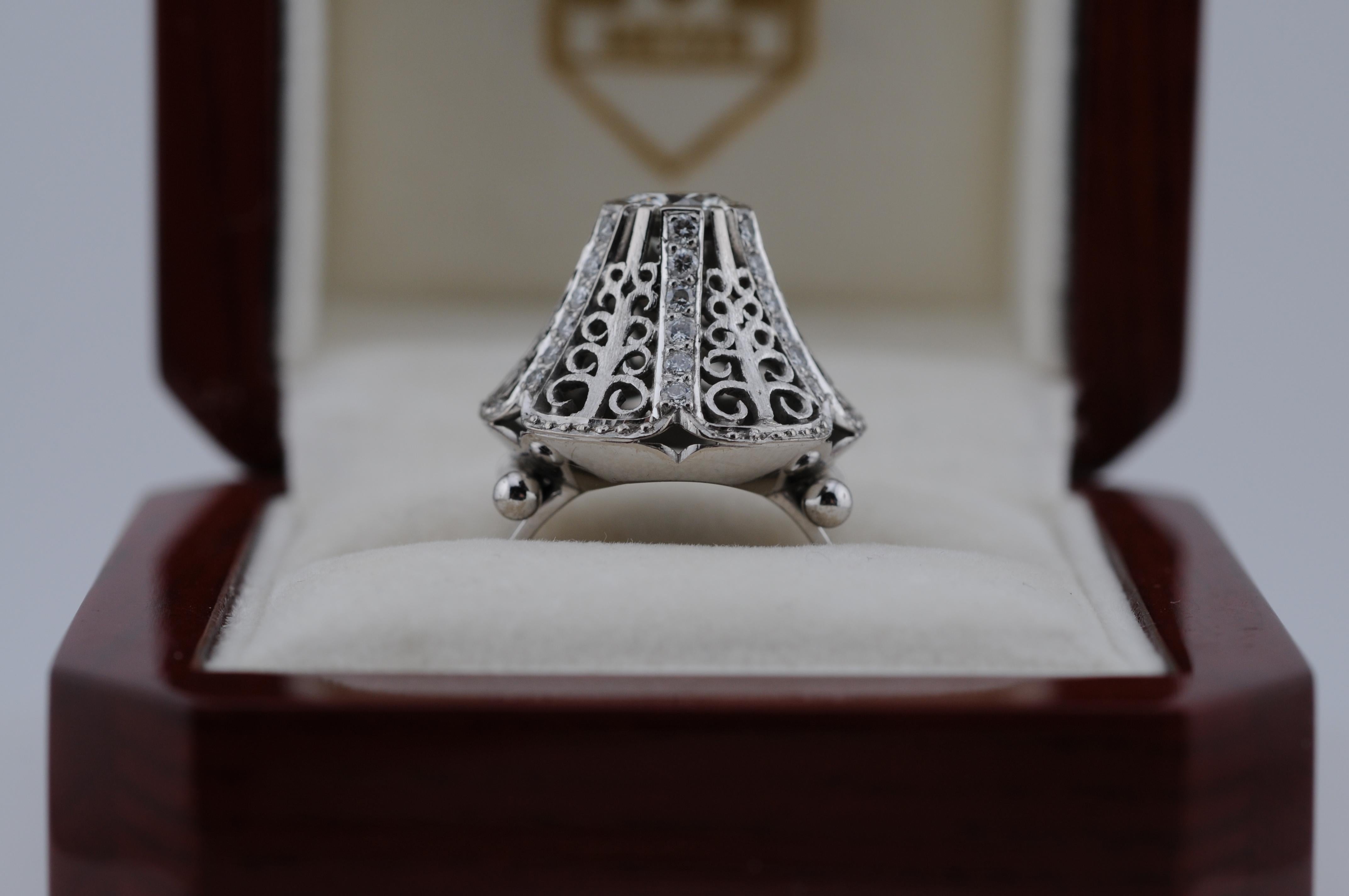 18 Karat Weißgold Solitär-Ring mit 1 Karat Diamant im Brillantschliff im Angebot 3
