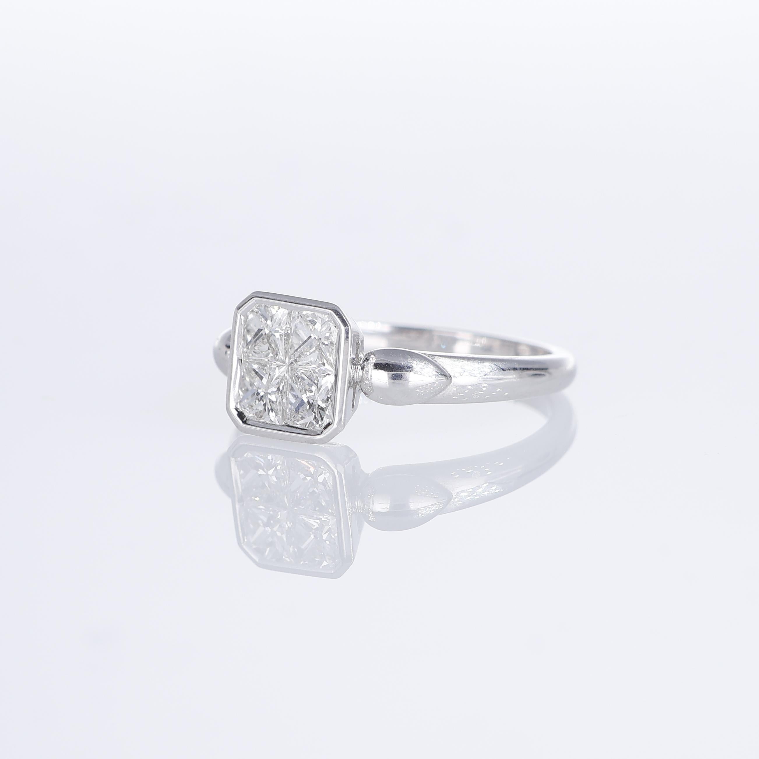 18K White Gold Solitaire Ring with Princess-Cut Diamonds In New Condition For Sale In Bergamo, BG