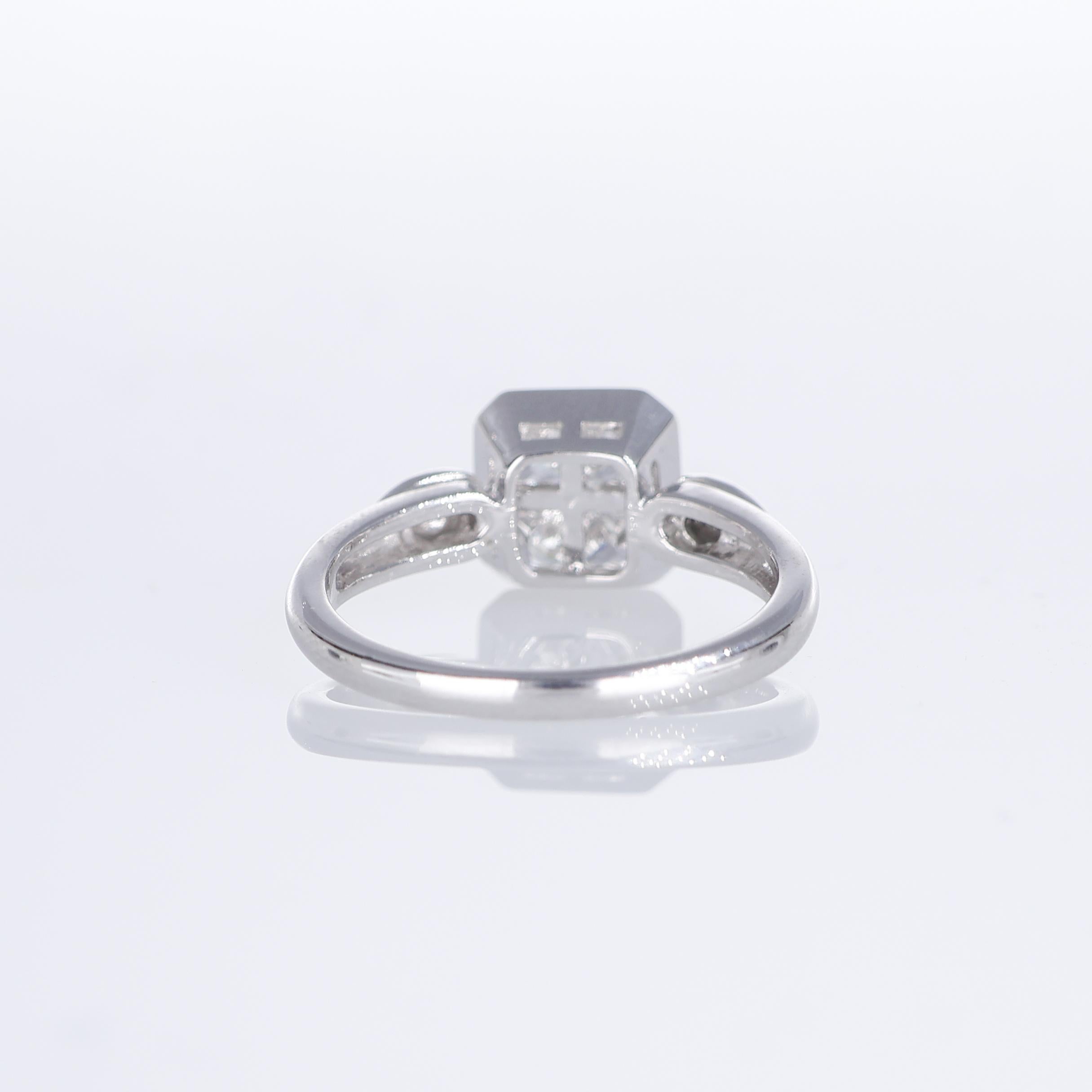 18K White Gold Solitaire Ring with Princess-Cut Diamonds For Sale 1