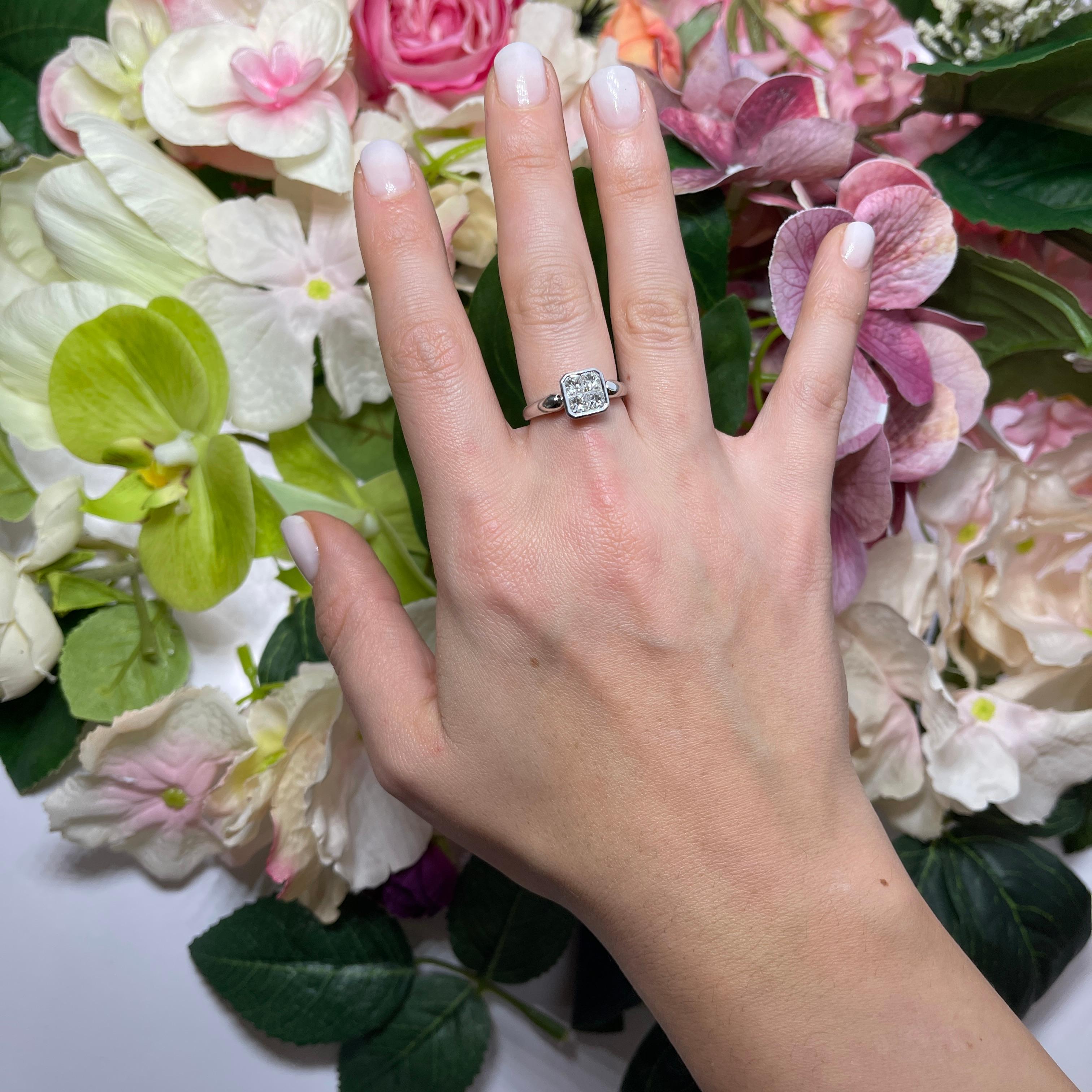 18K White Gold Solitaire Ring with Princess-Cut Diamonds For Sale 2