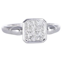 18K White Gold Solitaire Ring with Princess-Cut Diamonds
