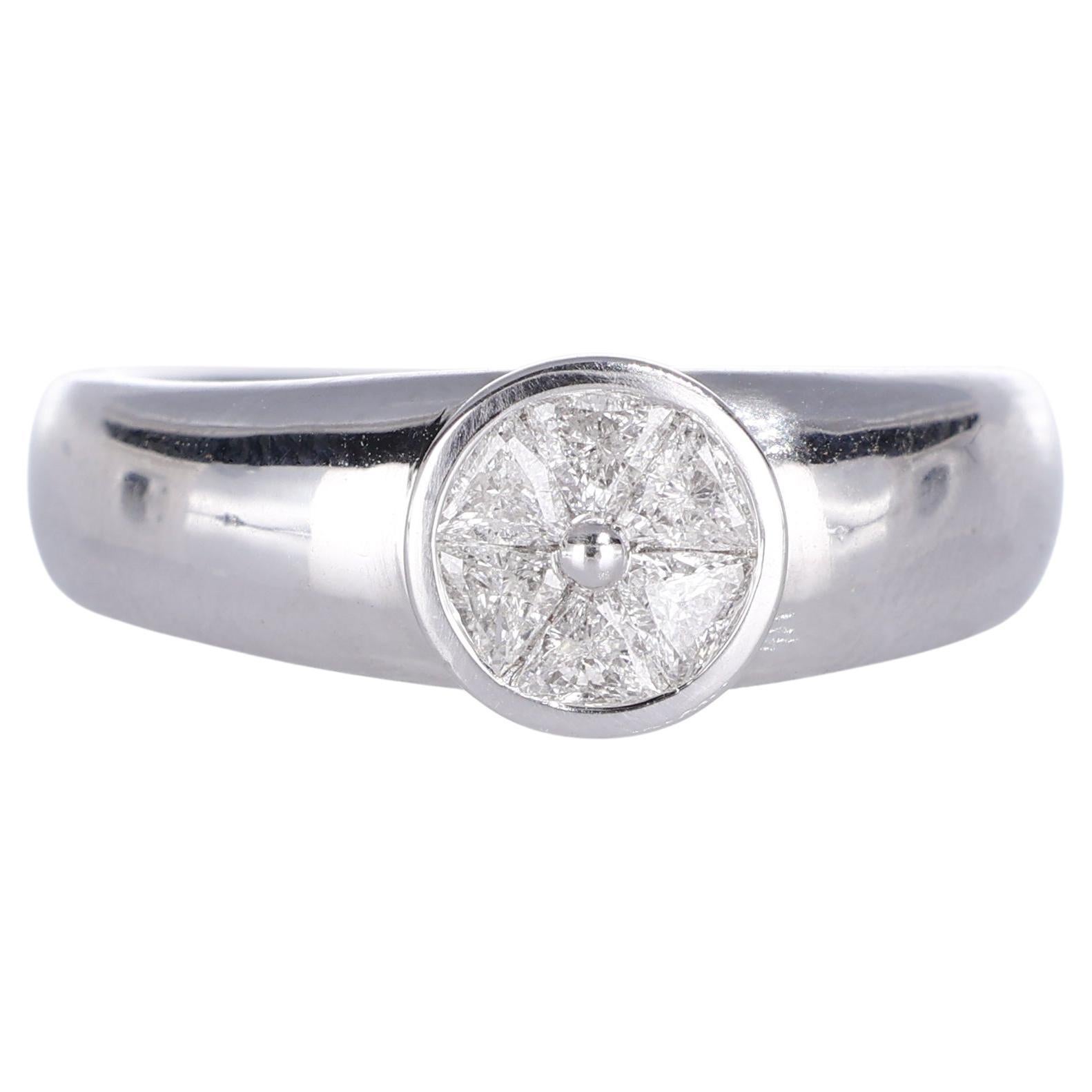 18K White Gold Solitaire Ring with Segment Diamonds For Sale