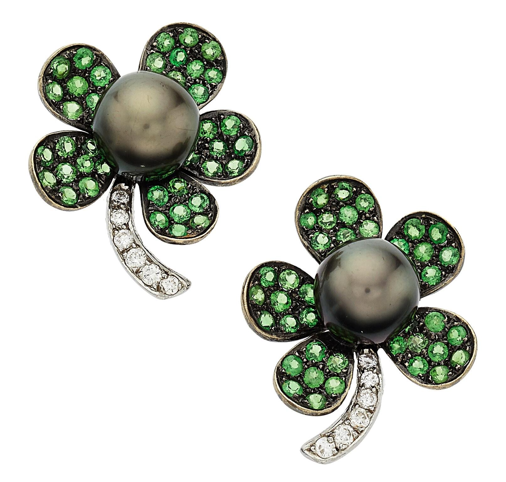 18k White Gold South Sea Pearl 2.95ct Tsavorite .45ct Diamond Flower Ear Clips Unisexe en vente