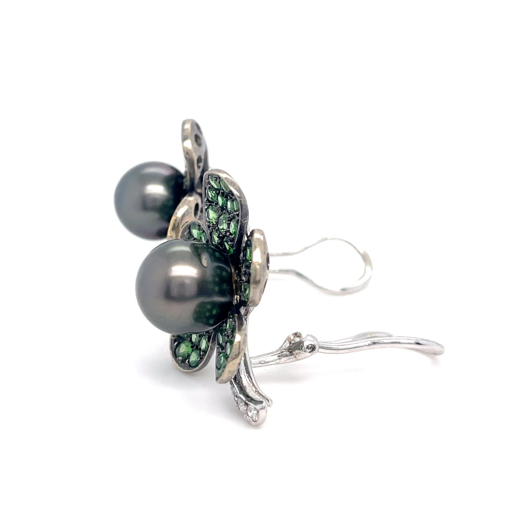 18k White Gold South Sea Pearl 2.95ct Tsavorite .45ct Diamond Flower Ear Clips en vente 3