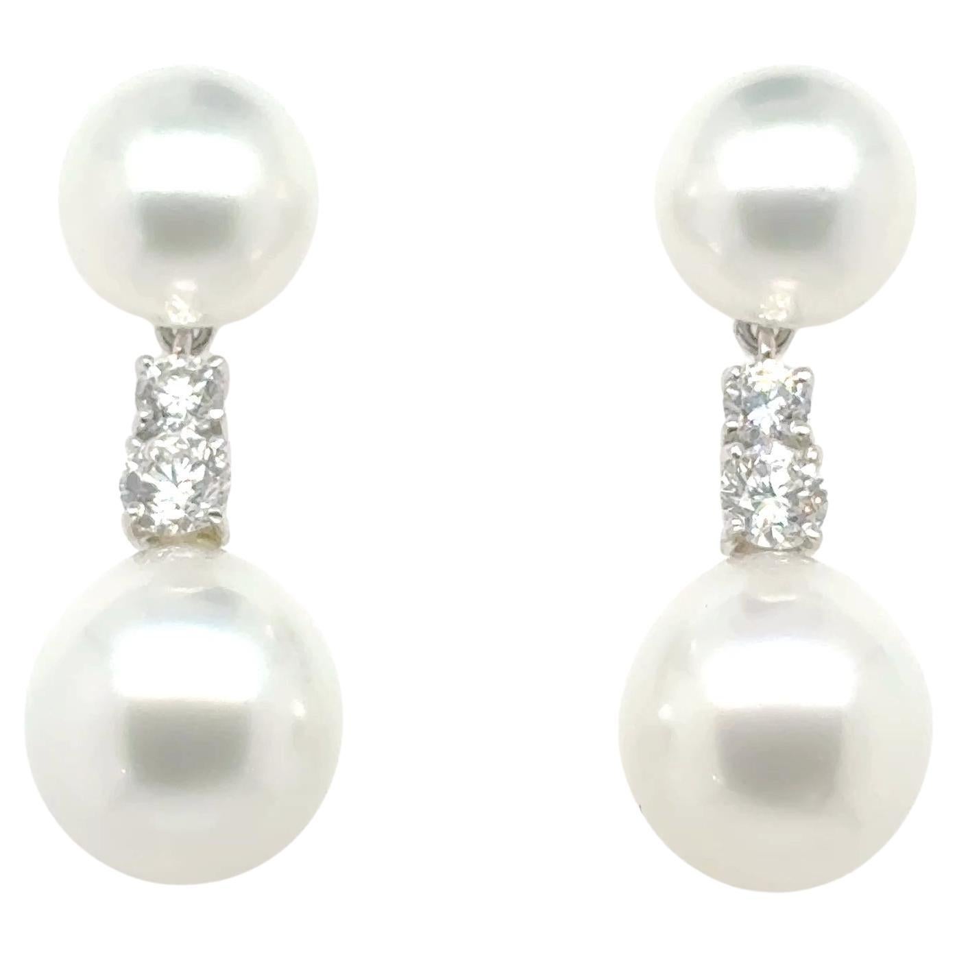 Orecchini in oro bianco 18k con perle dei mari del sud e diamanti 1,25 carati