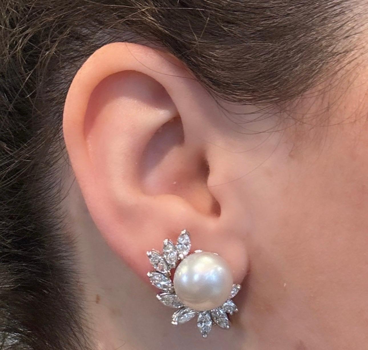 Boucles d'oreilles en or blanc 18 carats, perles des mers du Sud et diamants naturels taille marquise en vente 7
