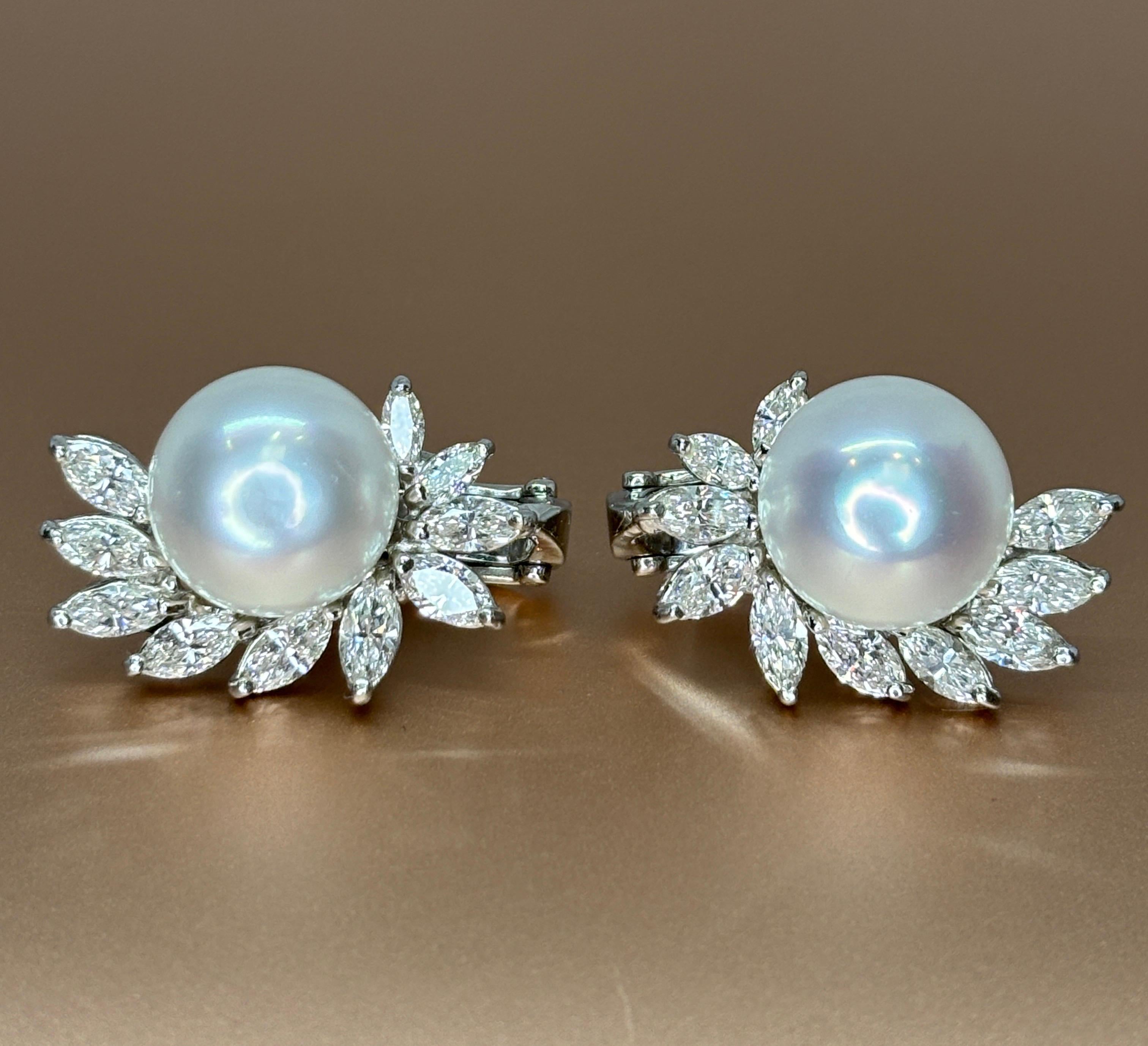 Boucles d'oreilles en or blanc 18 carats, perles des mers du Sud et diamants naturels taille marquise en vente 1