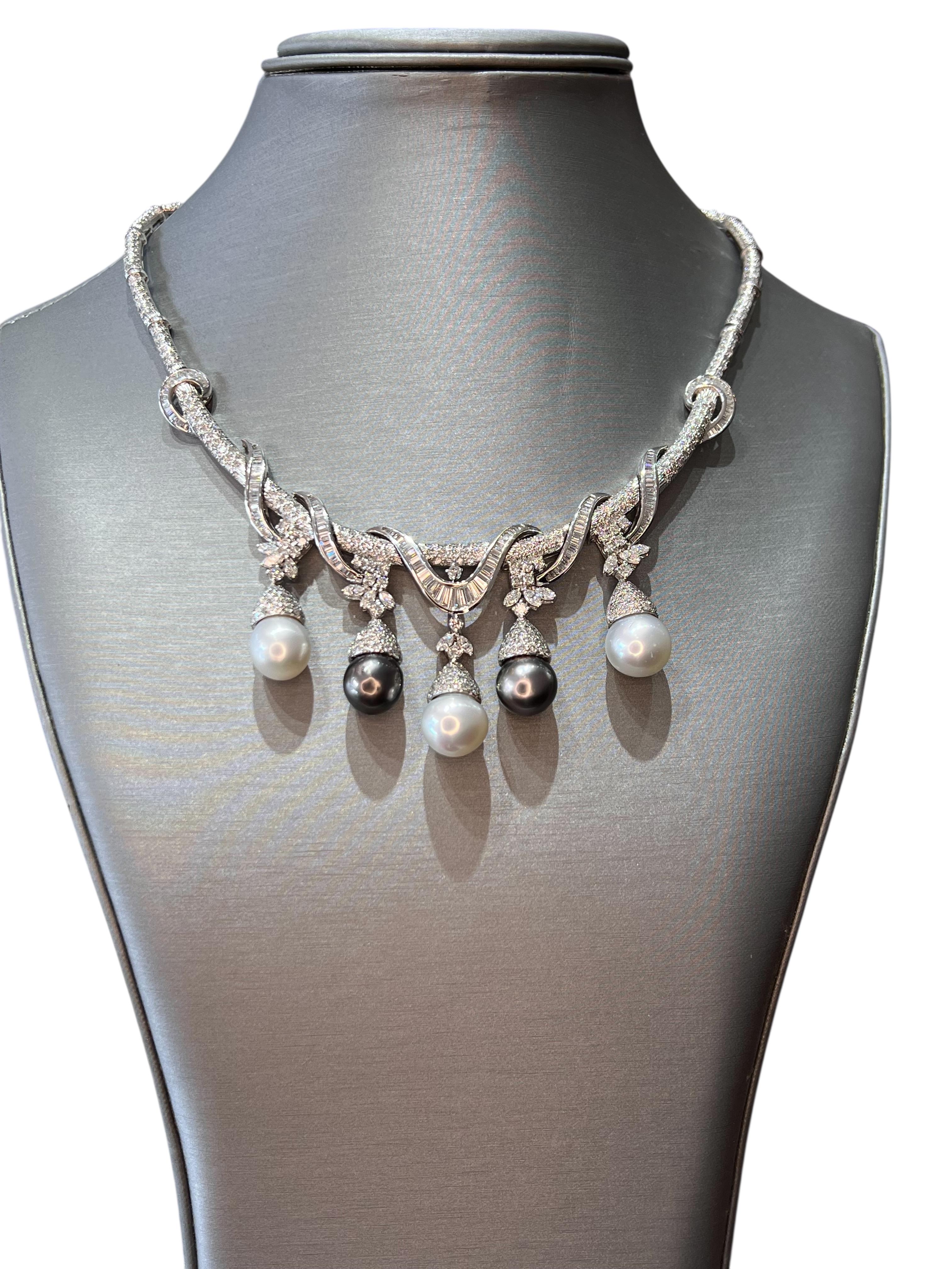 Collana a nastro con diamanti e perle di Tahiti in oro bianco 18K 18,00 carati In condizioni Nuovo in vendita a Great Neck, NY