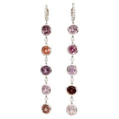 Boucles d'oreilles pendantes en or blanc 18K avec spinelles et diamants