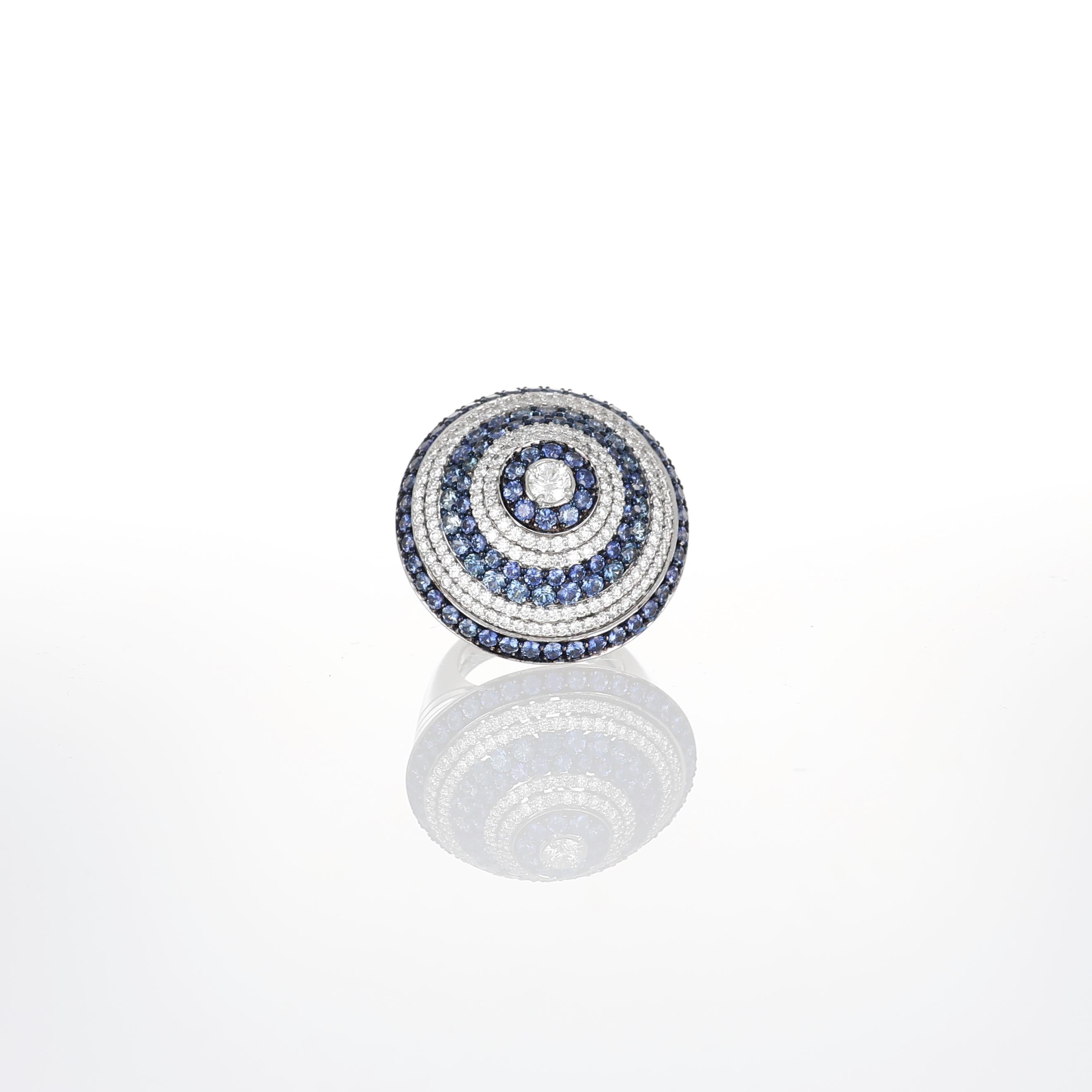 Women's or Men's 18K White Gold Spinning Top Ring with Blue Sapphires and Diamonds – 6.97 ct For Sale