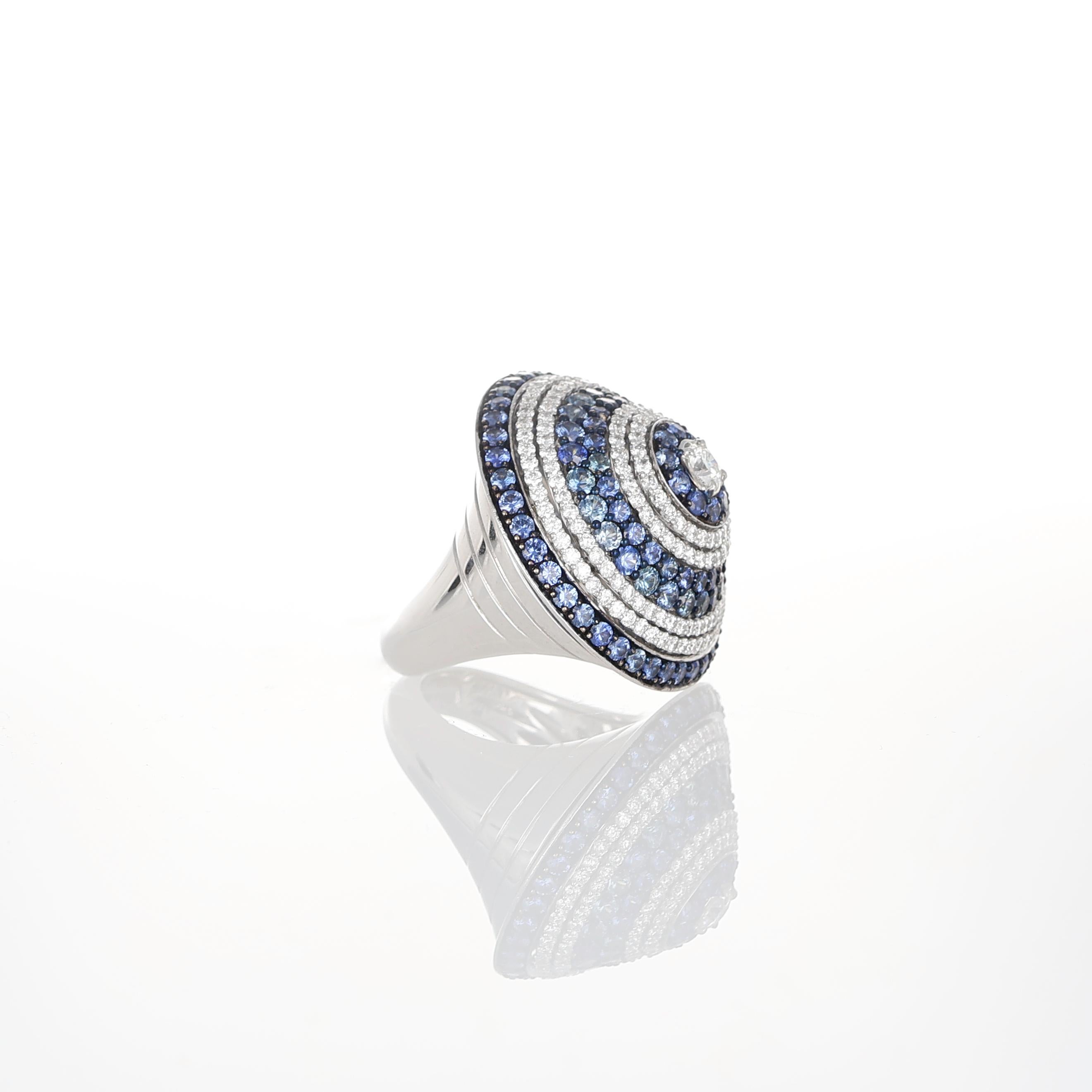 18K White Gold Spinning Top Ring with Blue Sapphires and Diamonds – 6.97 ct For Sale 1