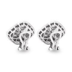 Pendientes cuadrados de oro blanco de 18 quilates con diamantes redondos