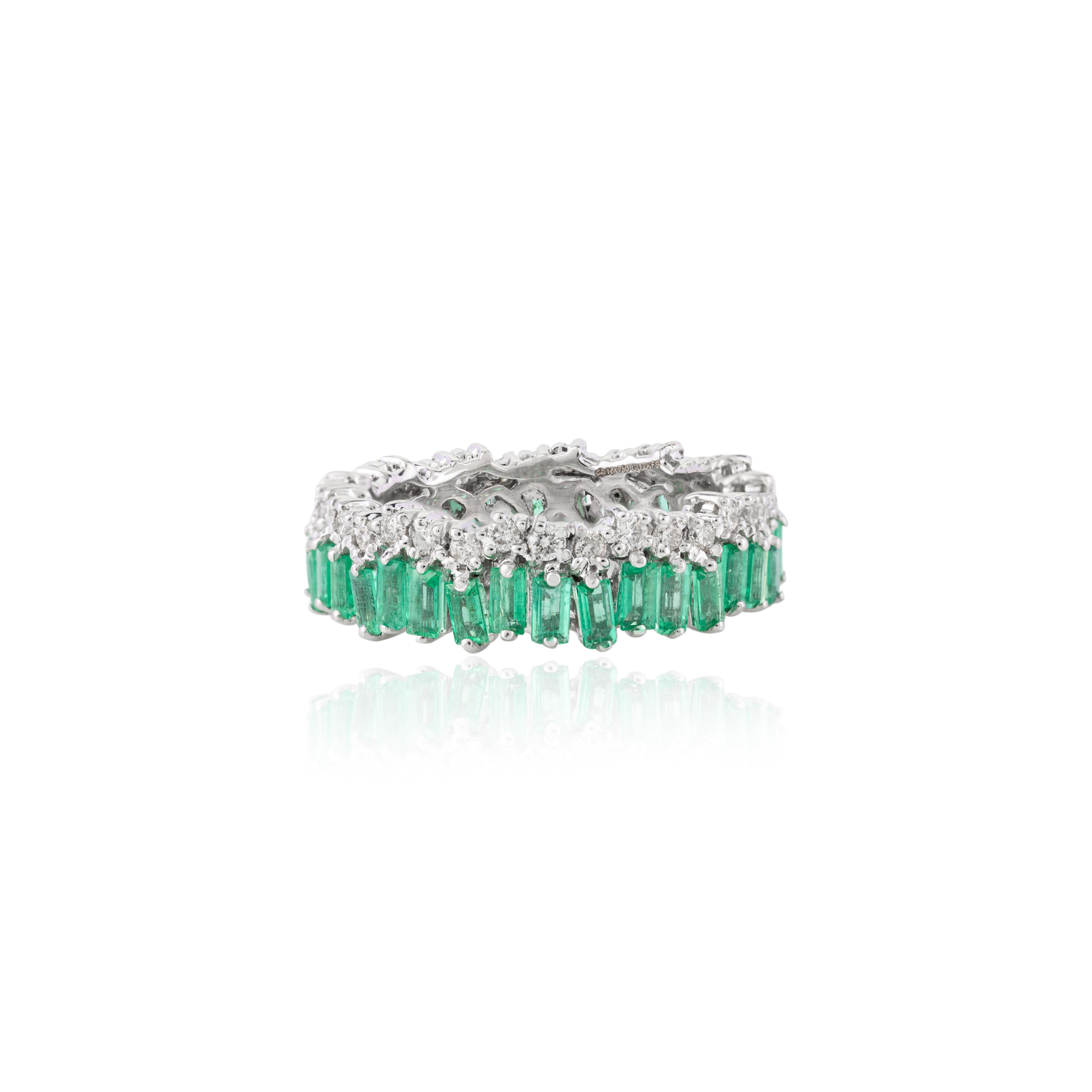 For Sale:  18k White Gold Stackable Emerald Diamond Engagement Band Ring for Her 4