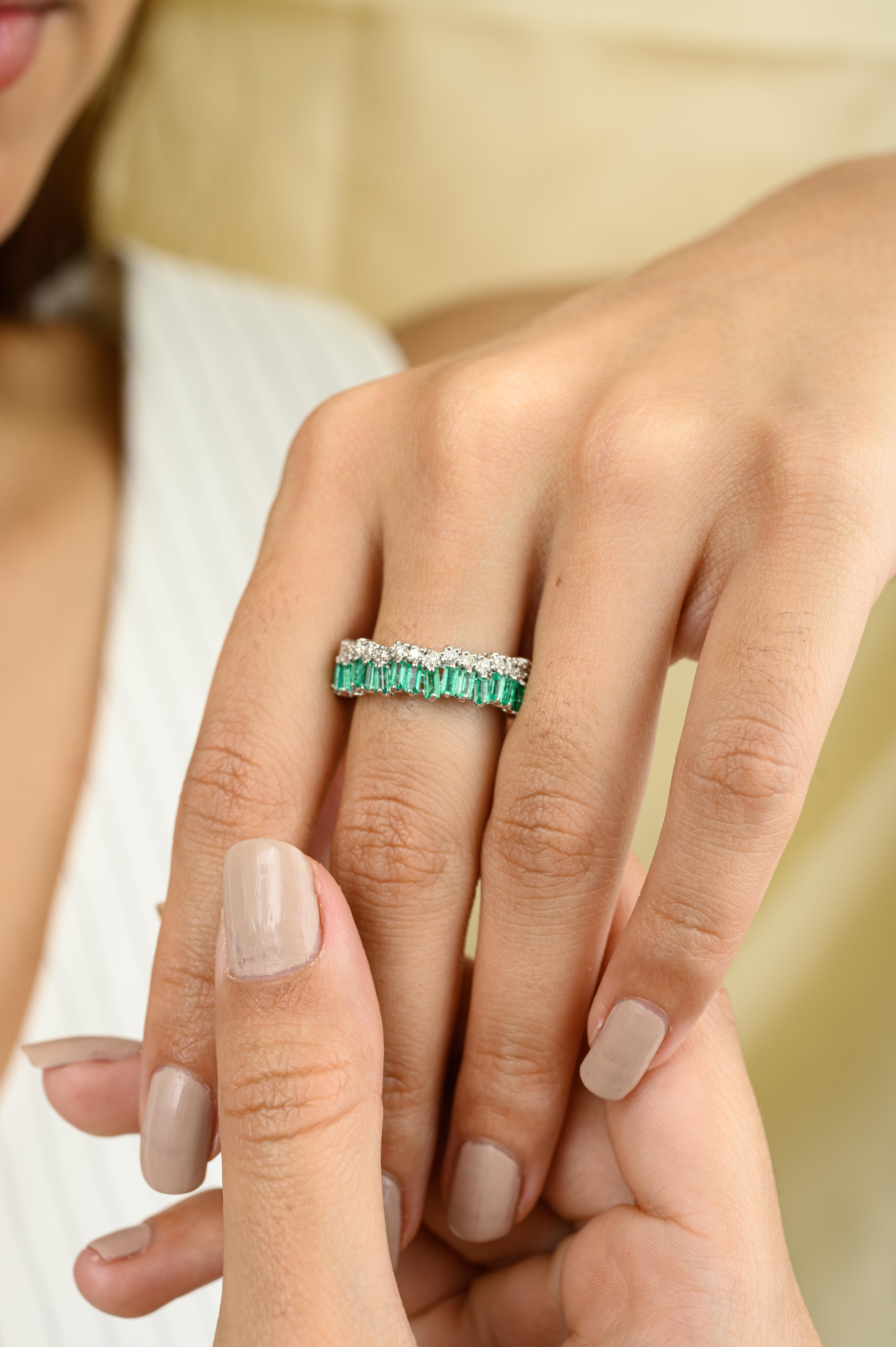 For Sale:  18k White Gold Stackable Emerald Diamond Engagement Band Ring for Her 8