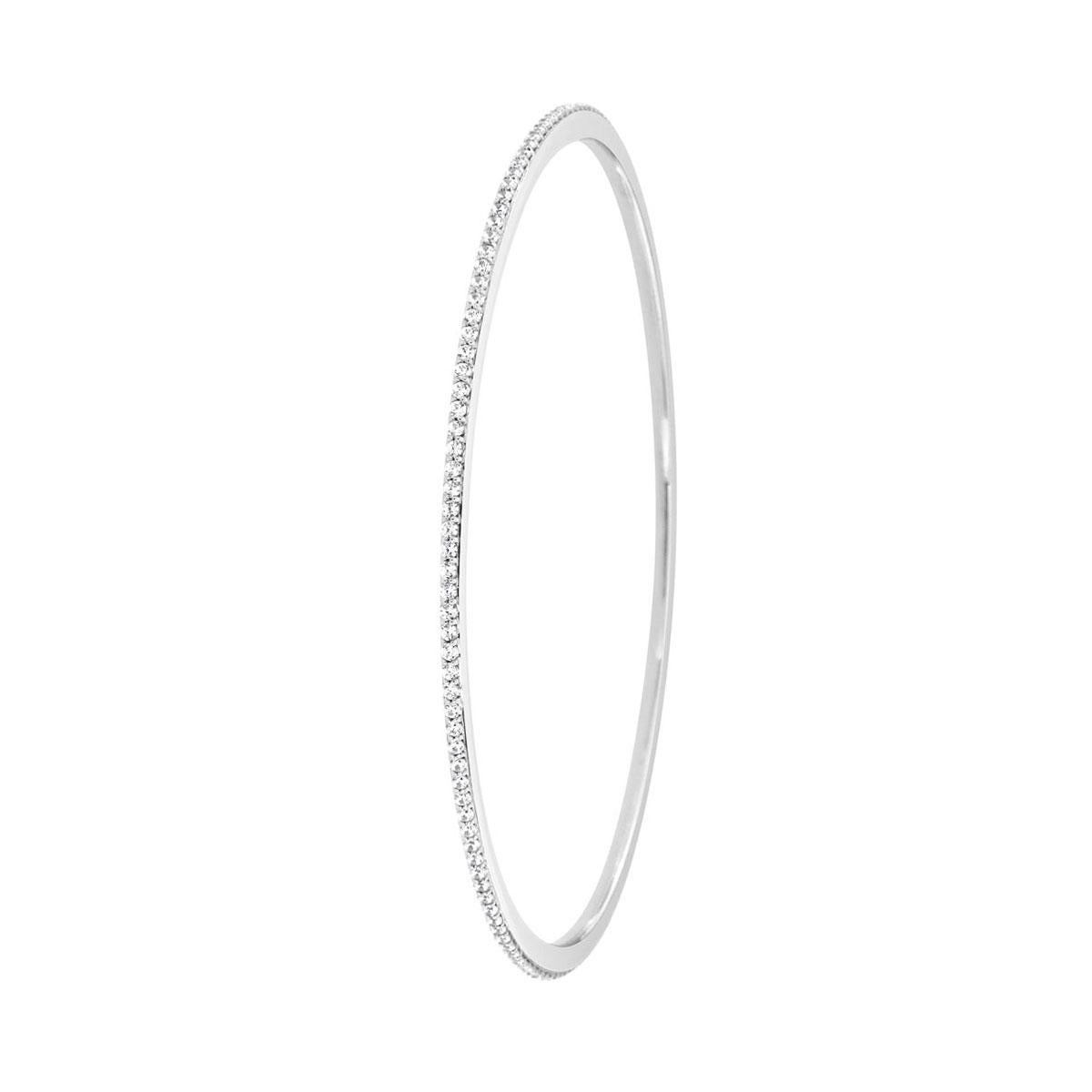 This petite eternity bangle bracelet features round brilliant diamonds Micro- Prong set. Experience the difference!

Product details: 

Center Gemstone Type: NATURAL DIAMOND
Center Gemstone Color: WHITE
Center Gemstone Shape: ROUND
Center Diamond