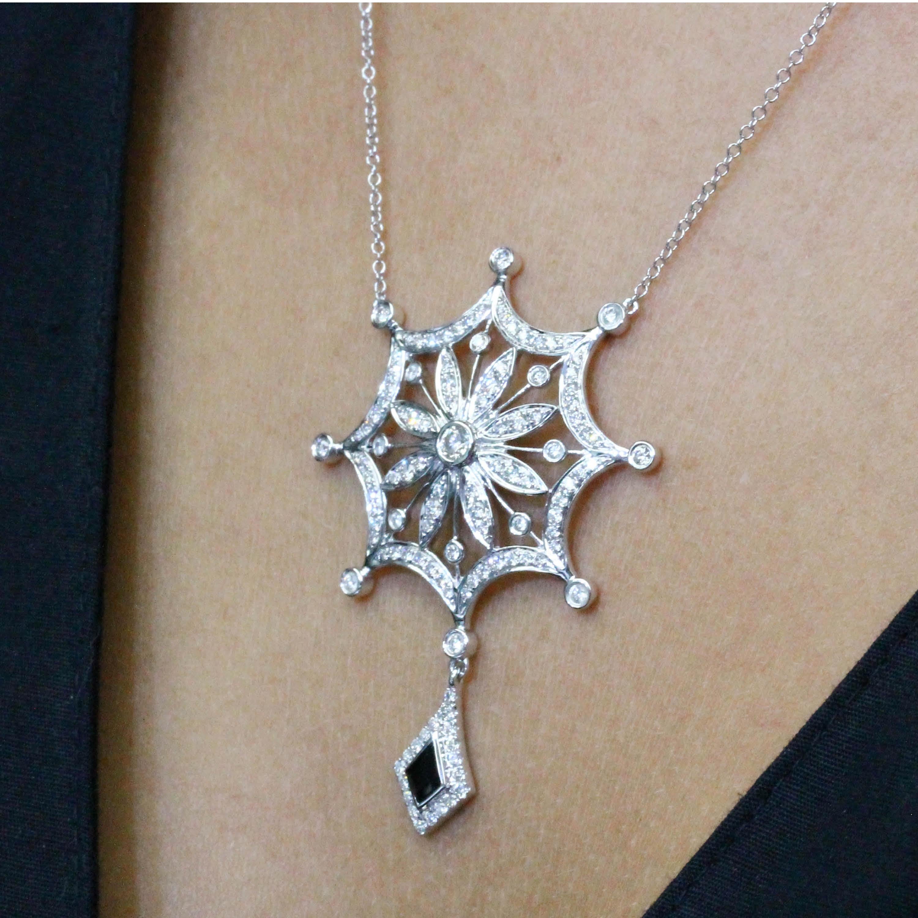 18K White Gold Star Snowflake Art Deco Style Necklace Black Onyx and Diamonds In New Condition For Sale In Great Neck, NY