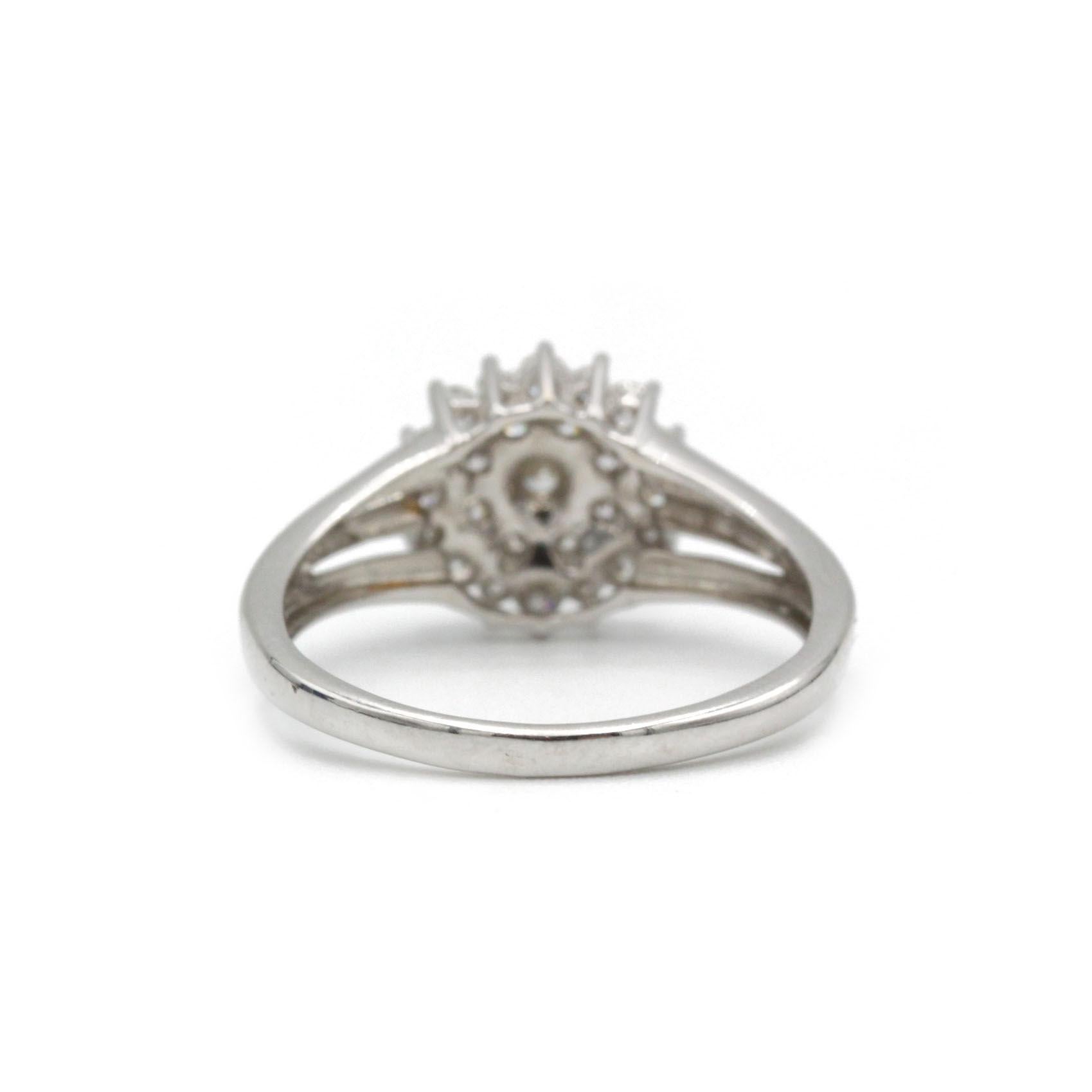 Anello con diamanti a grappolo in oro bianco 18 carati - 25 diamanti (0,45 carati) In condizioni buone in vendita a MONTMORENCY, FR