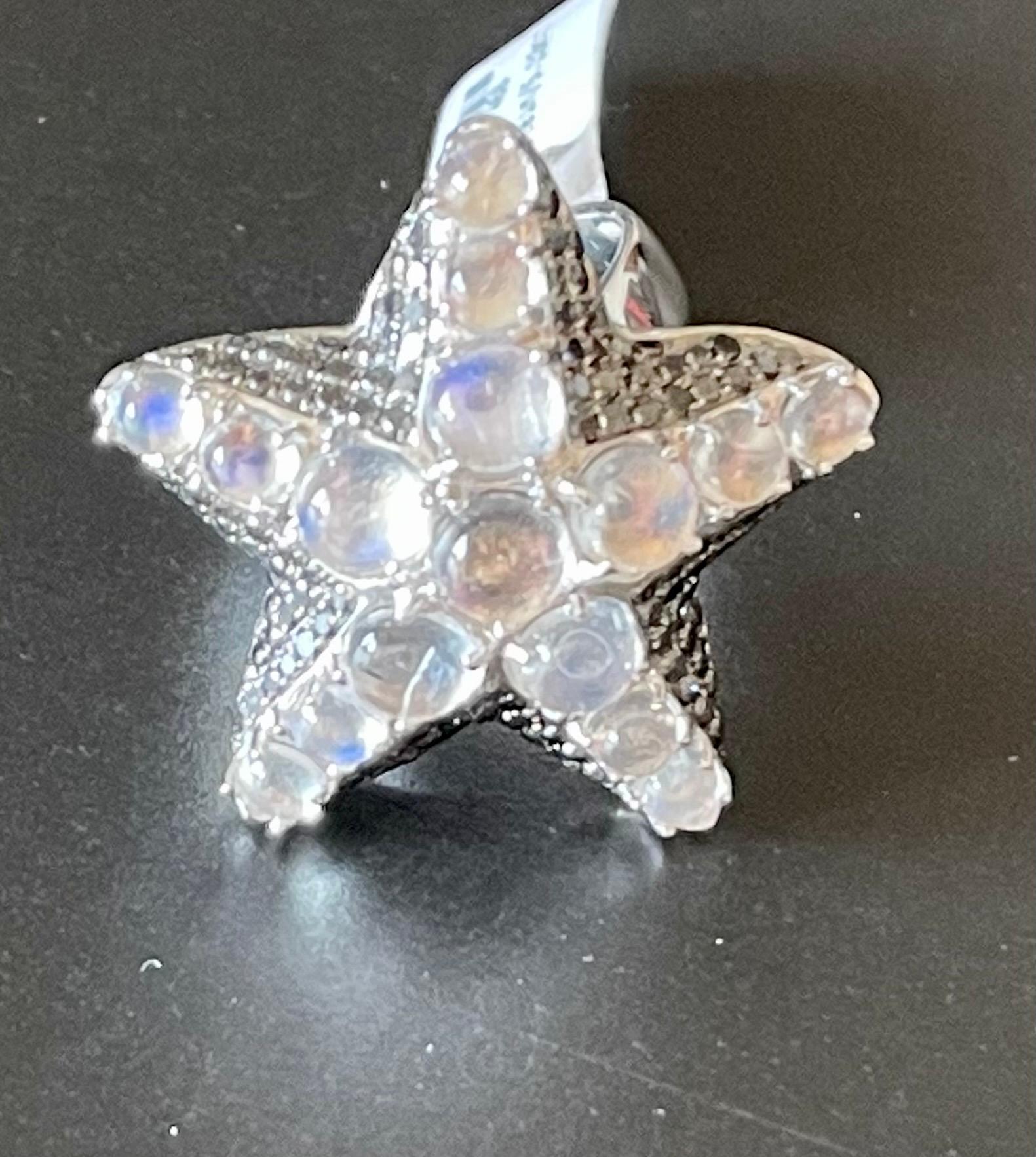 18K White Gold Starfish Ring Moonstones Black Diamonds For Sale 6