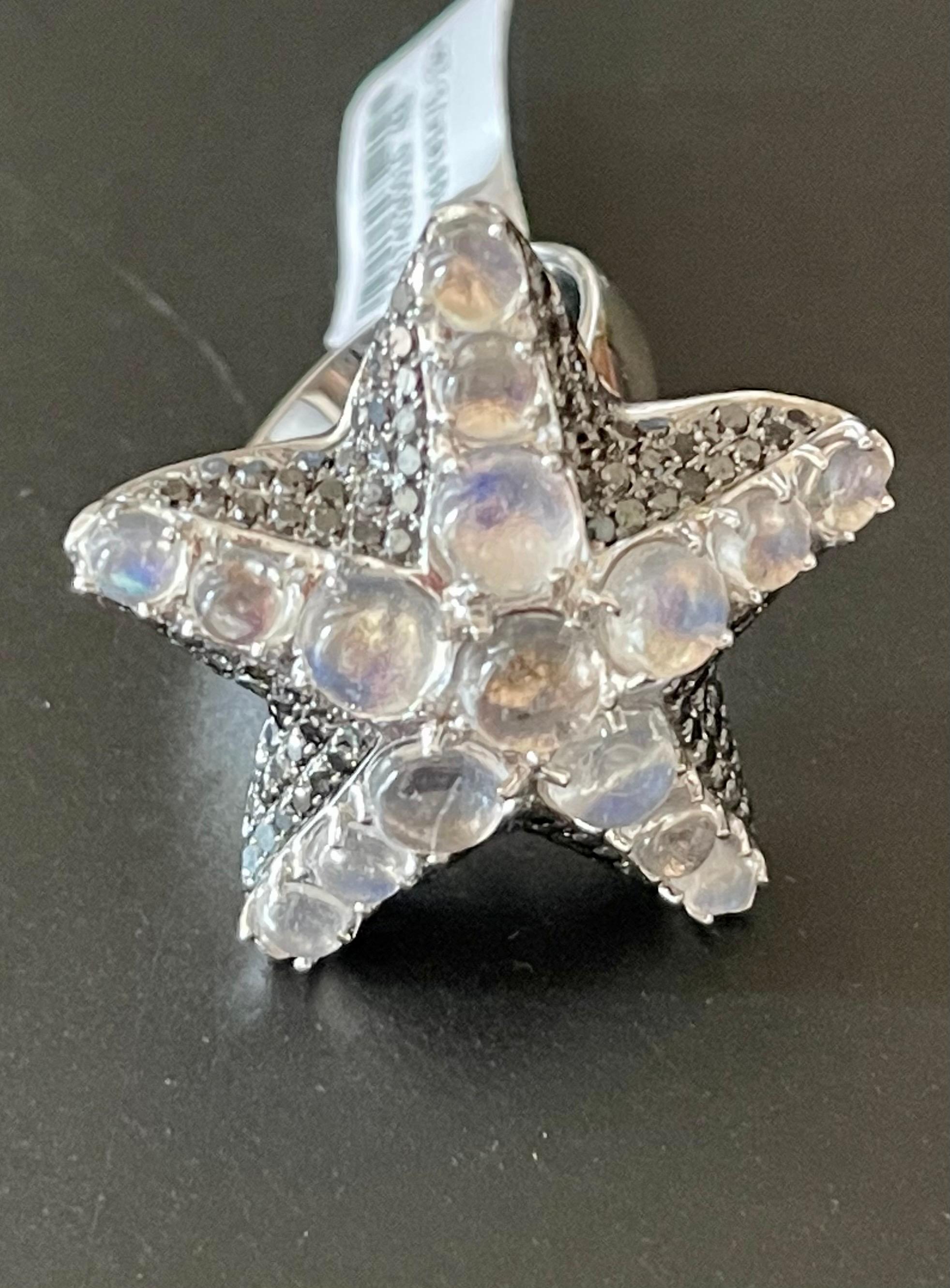 18K White Gold Starfish Ring Moonstones Black Diamonds For Sale 11